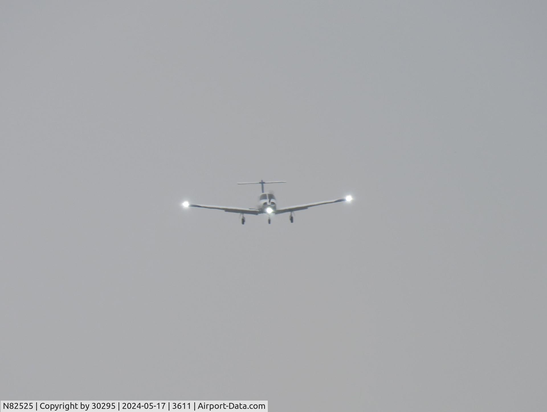 N82525, 1982 Piper PA-28RT-201T Arrow IV C/N 28R-8231068, Coming out of the haze