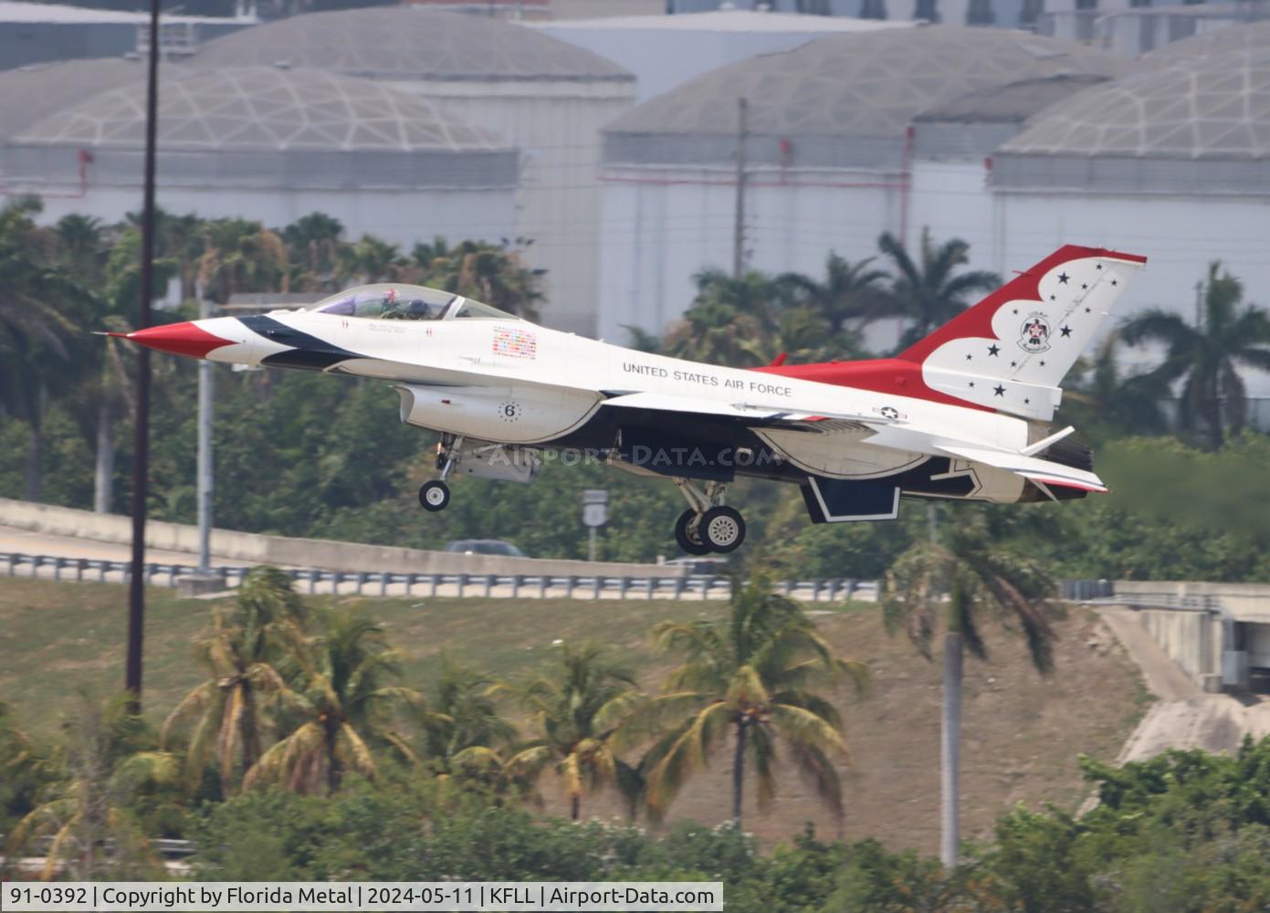 91-0392, 1993 General Dynamics F-16C Fighting Falcon C/N CC-90, Thunderbirds F-16 zx