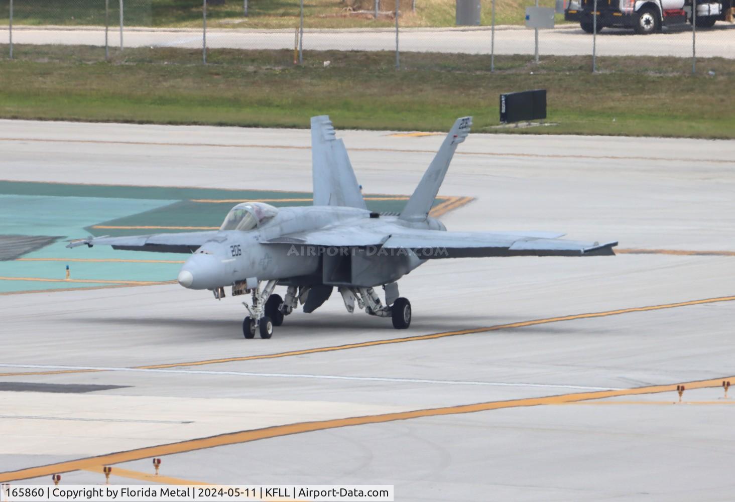165860, 2001 Boeing F/A-18E Super Hornet C/N E036, F-18E zx
