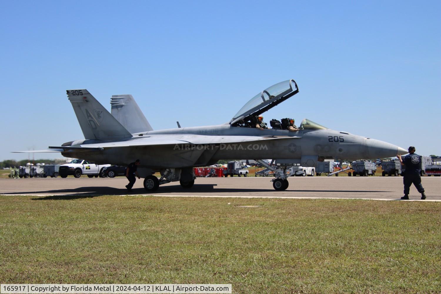 165917, Boeing F/A-18F Super Hornet C/N F063, F-18F zx