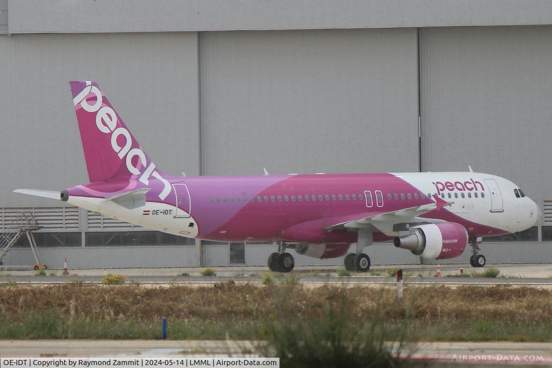 OE-IDT, 2013 Airbus A321-211 C/N 5872, A320 OE-IDT Easyjet Europe still in Peach Air livery.