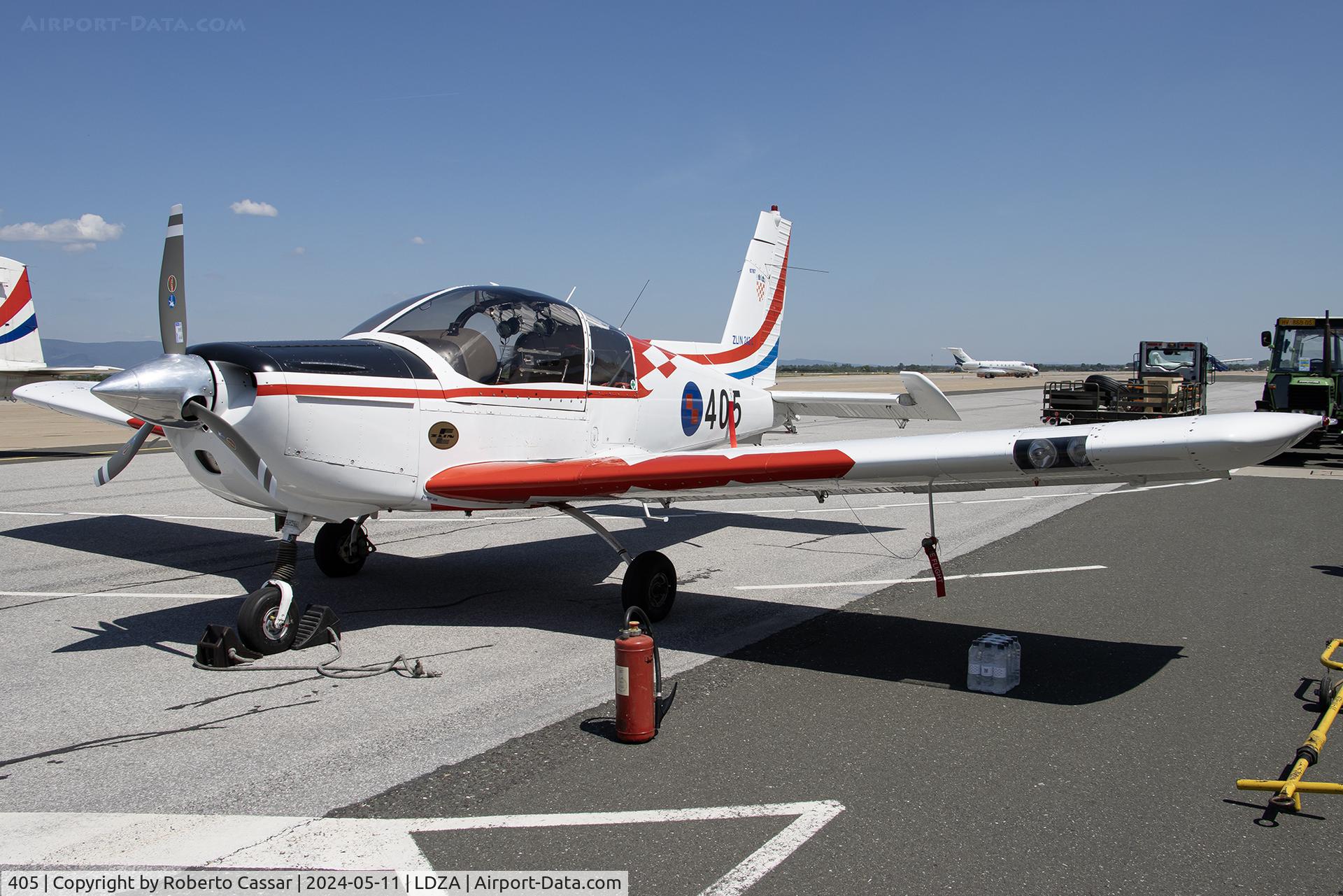 405, Zlin Z-242L C/N 0787, AirVG 24