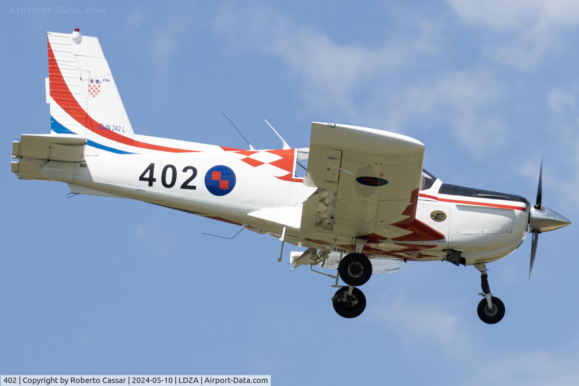 402, Zlin Z-242L C/N 0784, AirVG 24