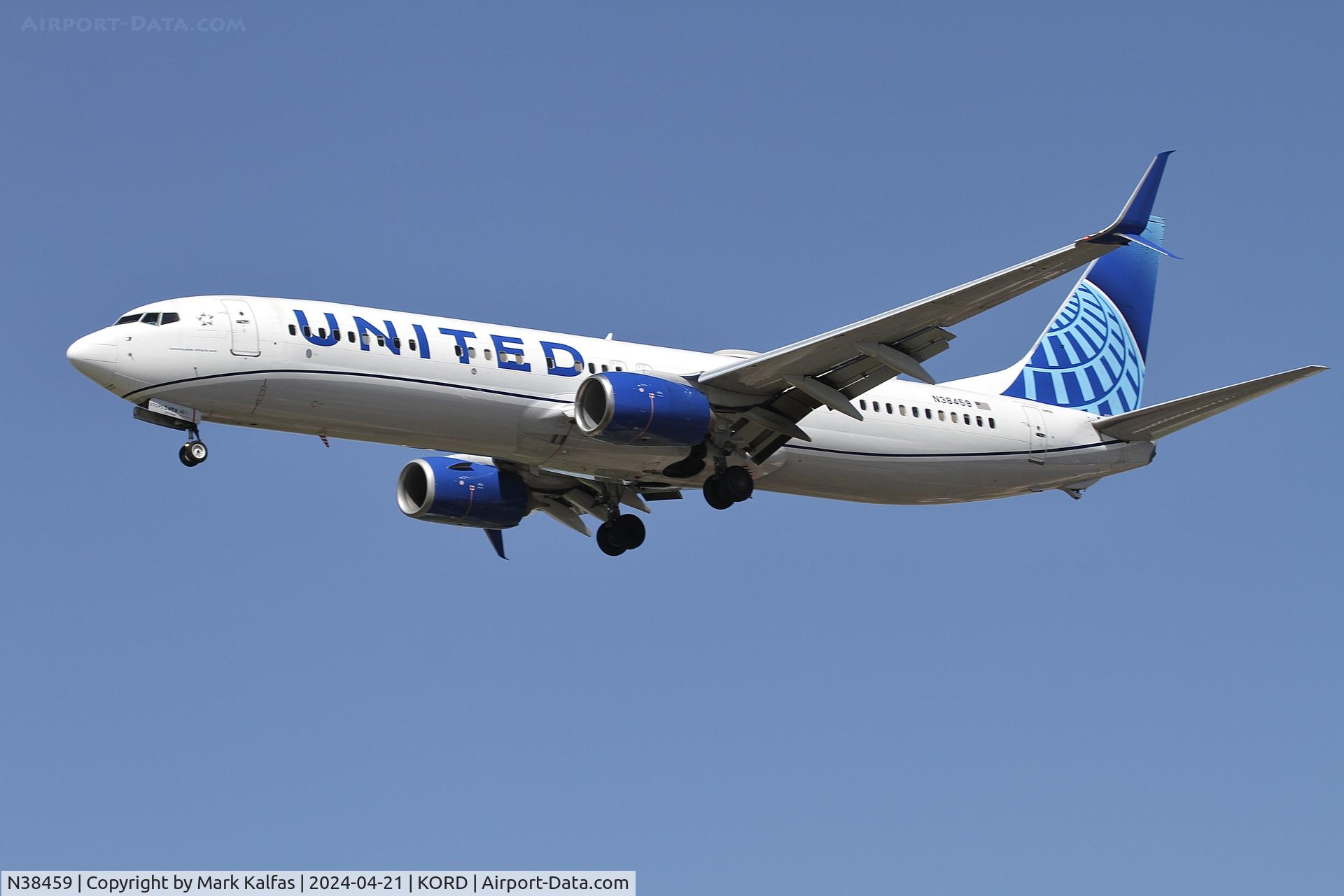 N38459, 2012 Boeing 737-924/ER C/N 37206, B739 United Airlines Boeing 737-924/ER  N38459 UAL2312 DEN-ORD, 28C approach KORD