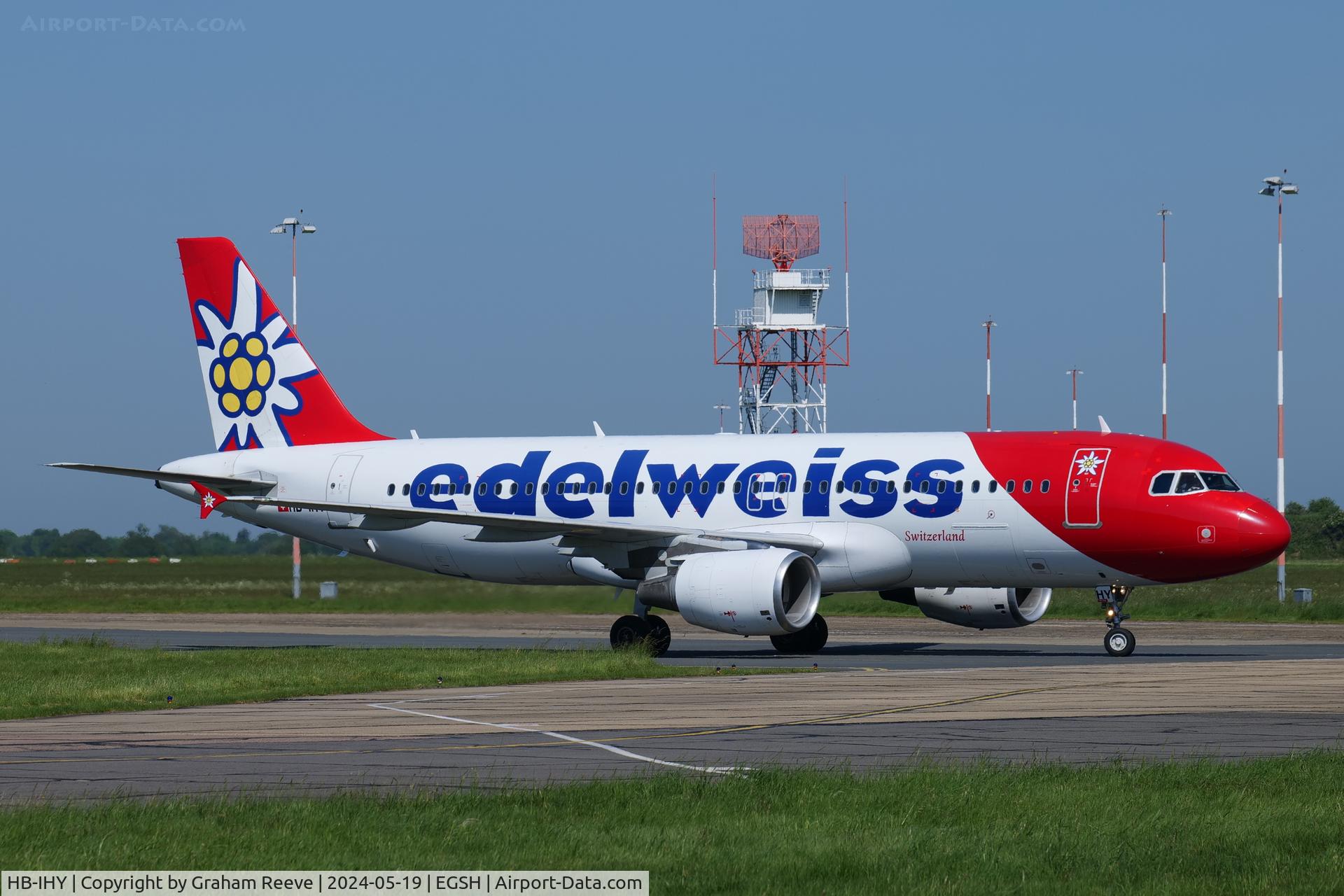 HB-IHY, 1998 Airbus A320-214 C/N 947, Just landed at Norwich.