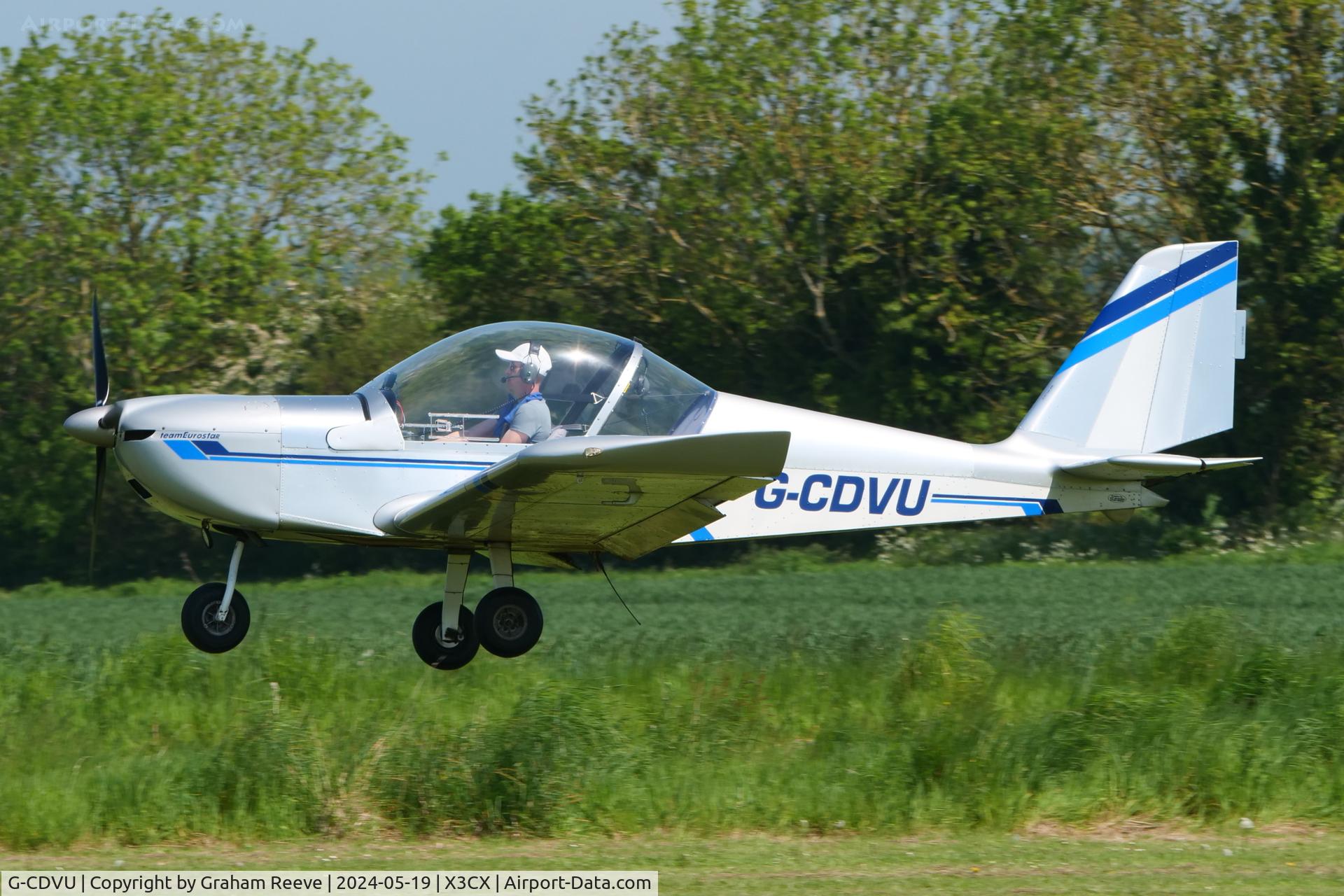 G-CDVU, 2006 Aerotechnik EV-97 TeamEurostar UK C/N 2525, Landing at Northrepps.