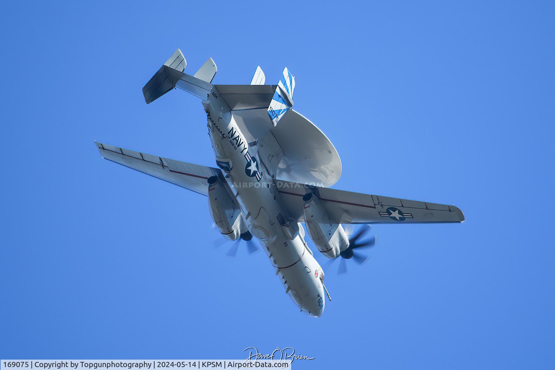 169075, Northrop Grumman E-2D C/N AA41, GRIFFIN22 in for the overhead.