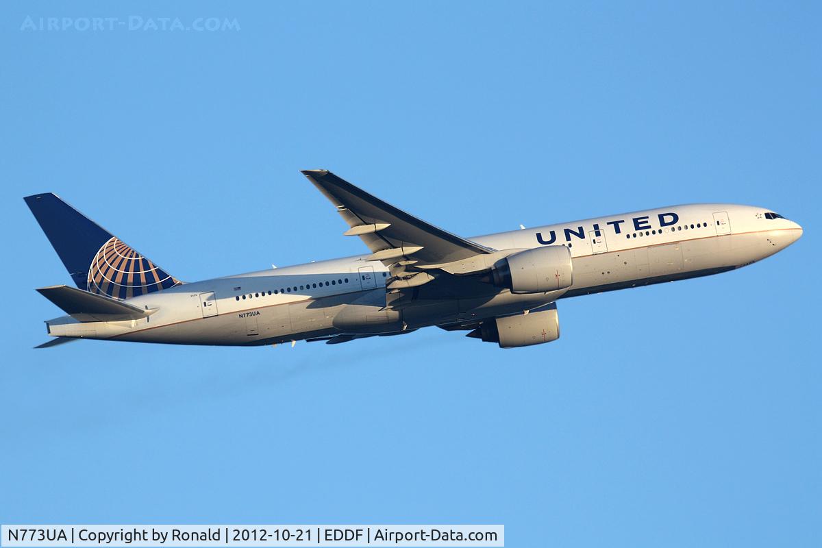 N773UA, 1995 Boeing 777-222 C/N 26929, at fra