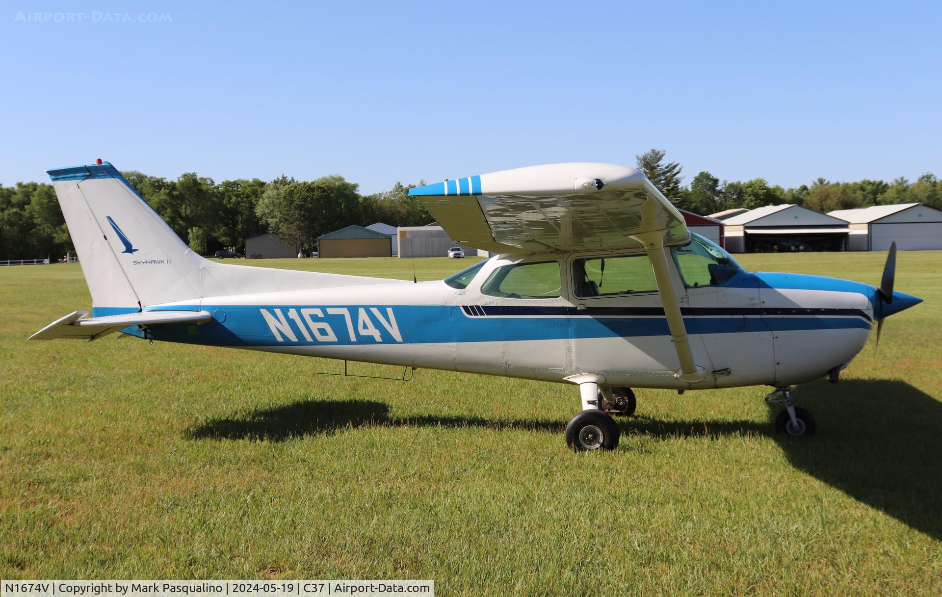 N1674V, 1974 Cessna 172M Skyhawk II C/N 17263709, Cessna 172M