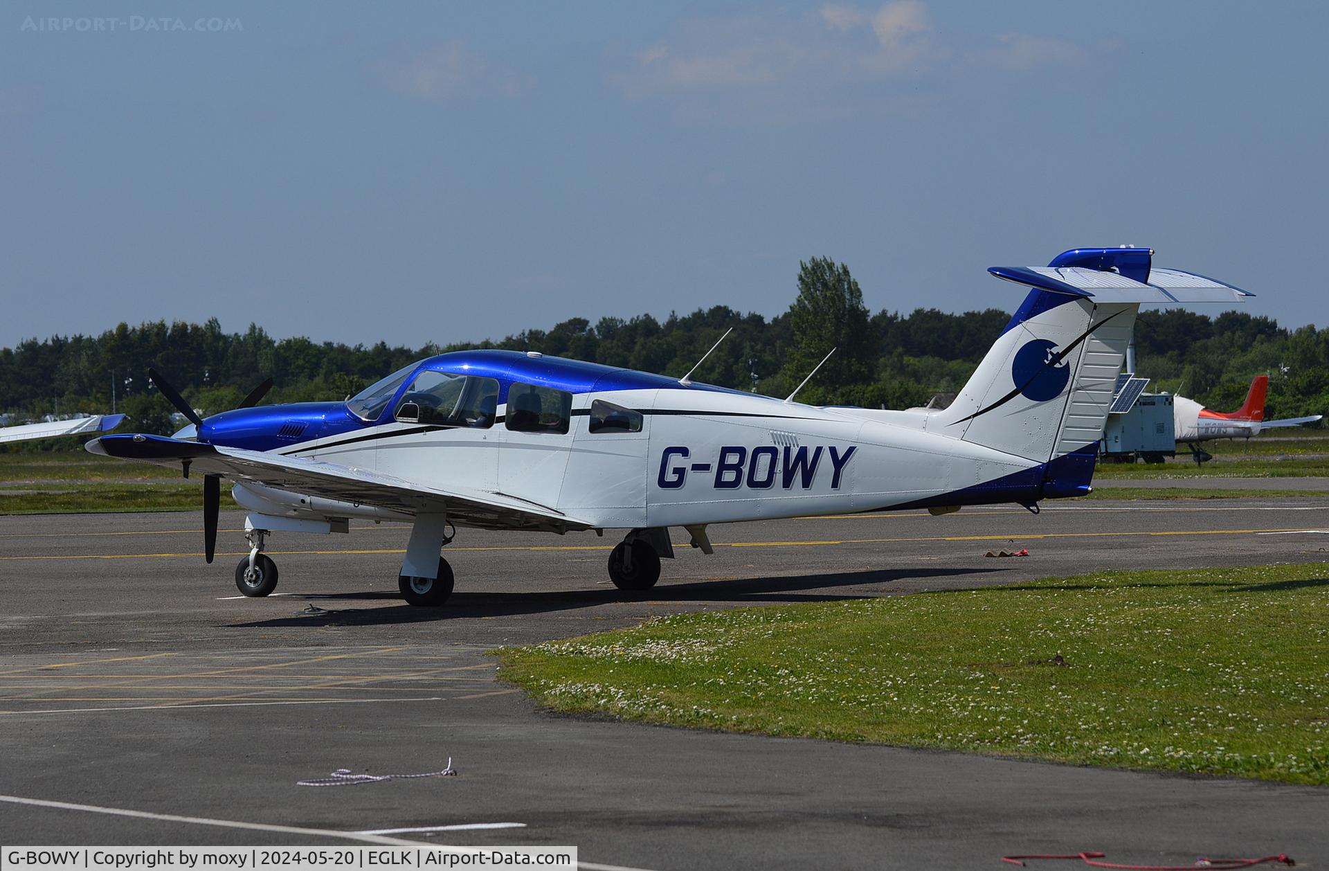 G-BOWY, 1981 Piper PA-28RT-201T Turbo Arrow IV Arrow IV C/N 28R-8131114, Piper PA-28RT-201T Turbo Arrow at Blackbushe. Ex N404EL