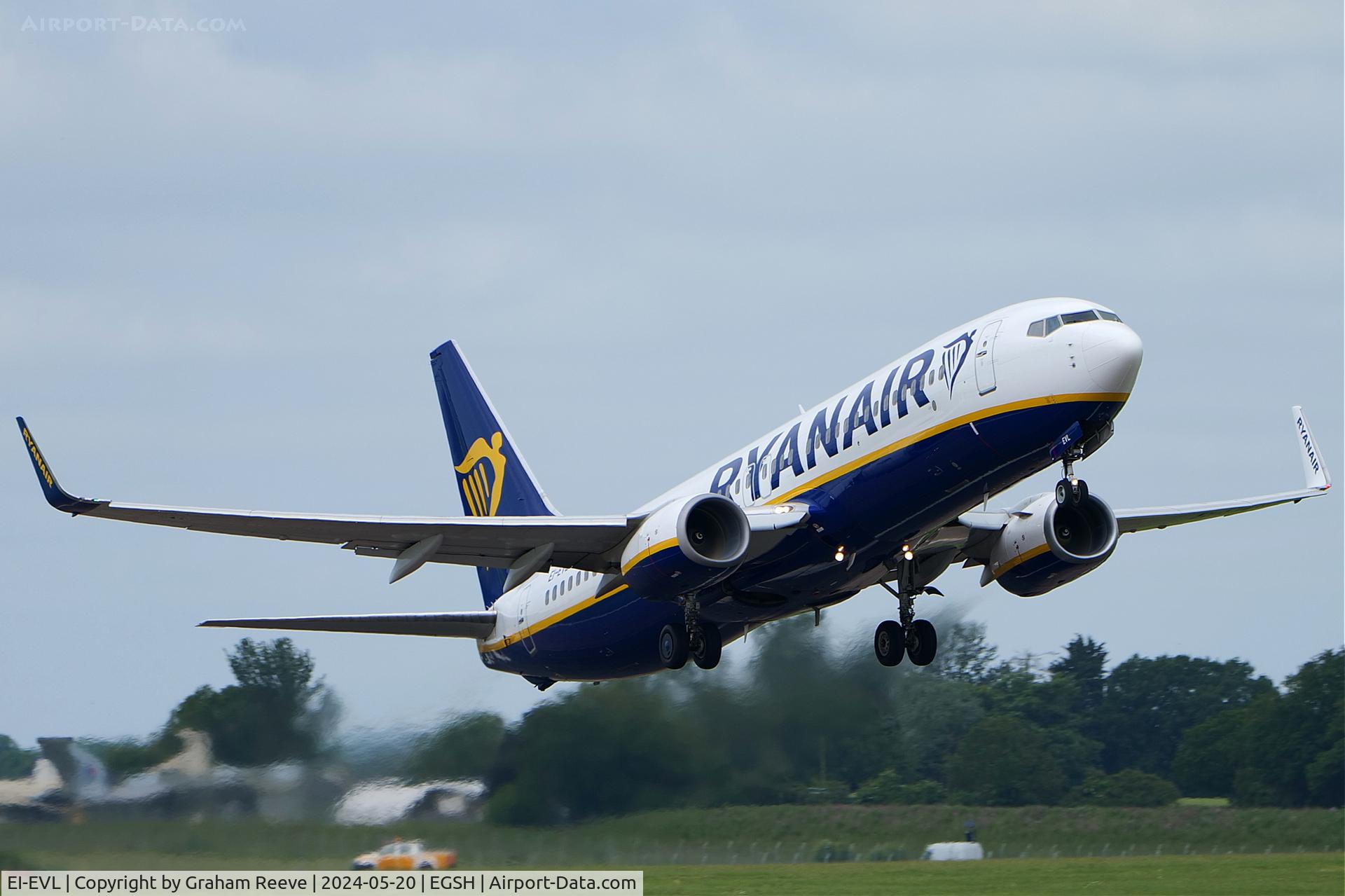 EI-EVL, 2012 Boeing 737-8AS C/N 40299, Departing from Norwich.