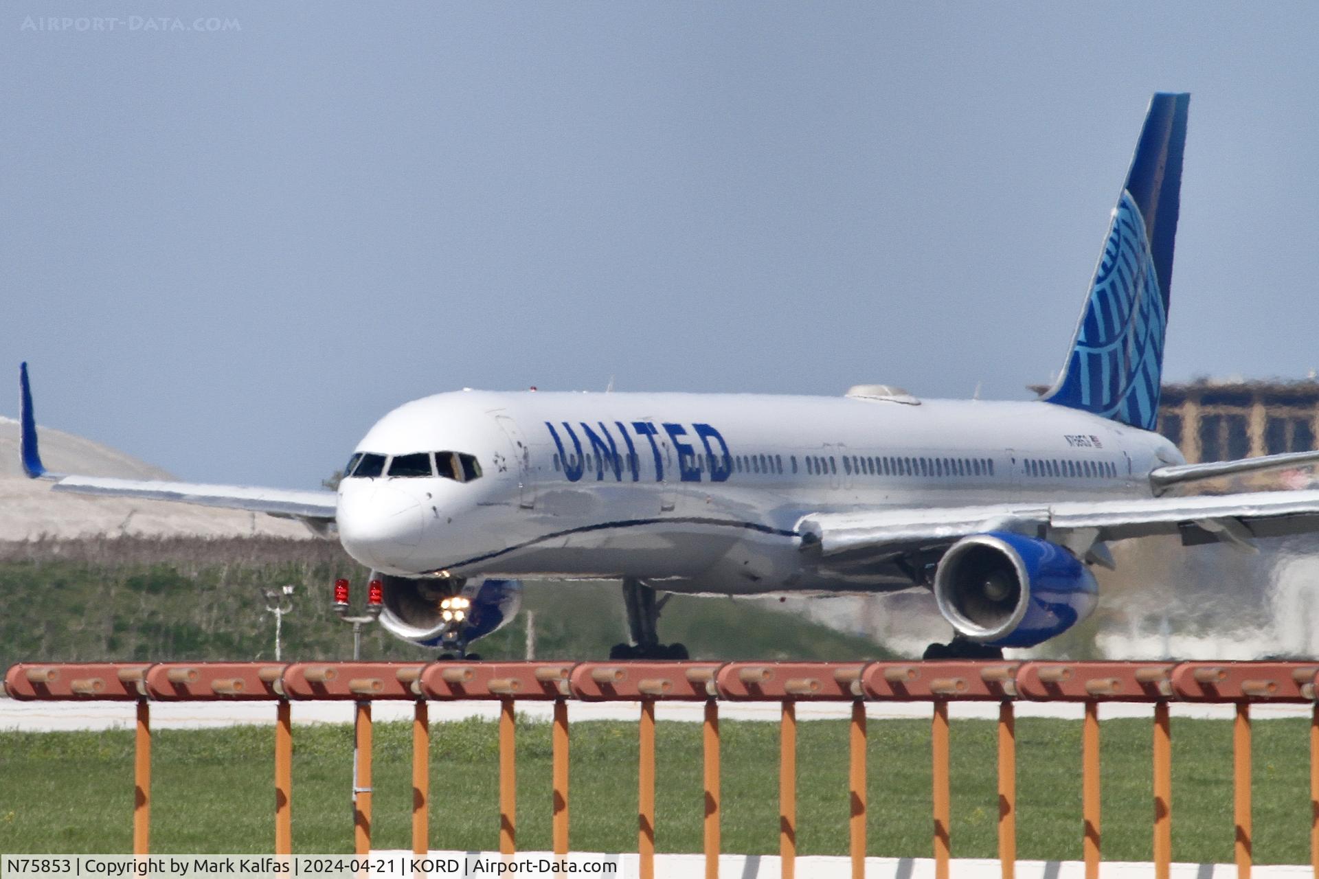 N75853, 2002 Boeing 757-324 C/N 32812, B753 United Airlines Boeing 757-324 N75853 UAL3750 ORD-CVG departing 22L KORD