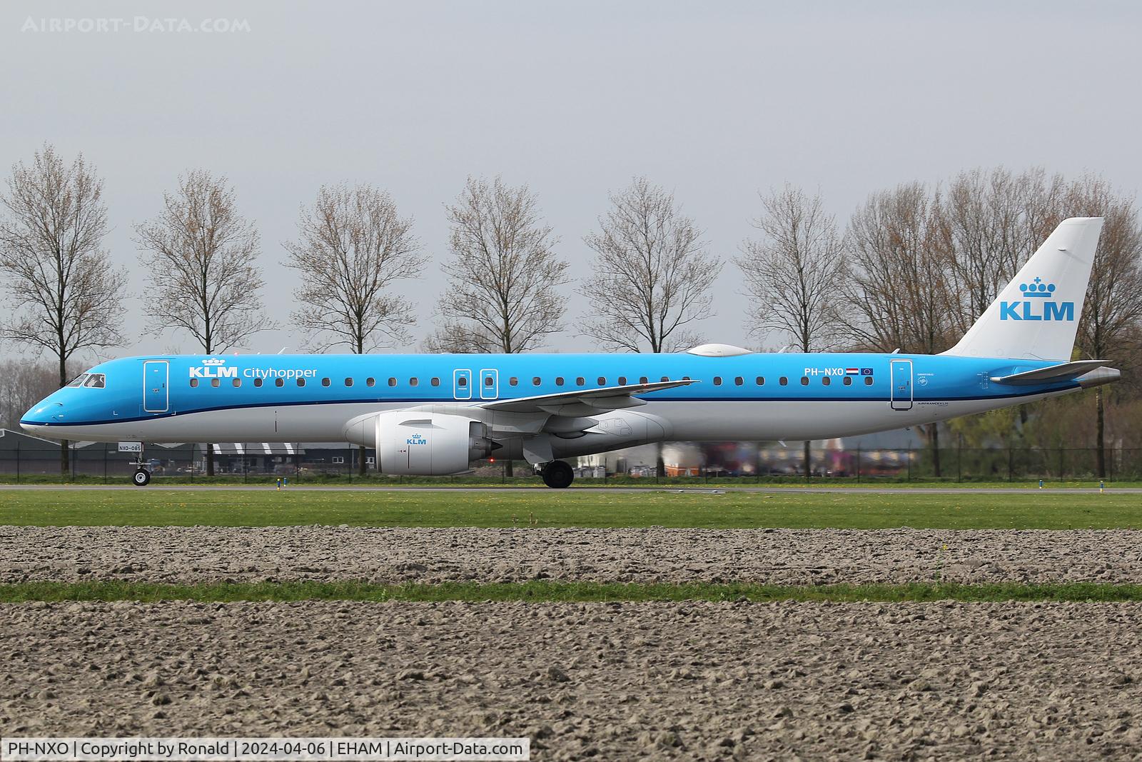PH-NXO, 2023 Embraer E195-E2 C/N 19020085, at spl