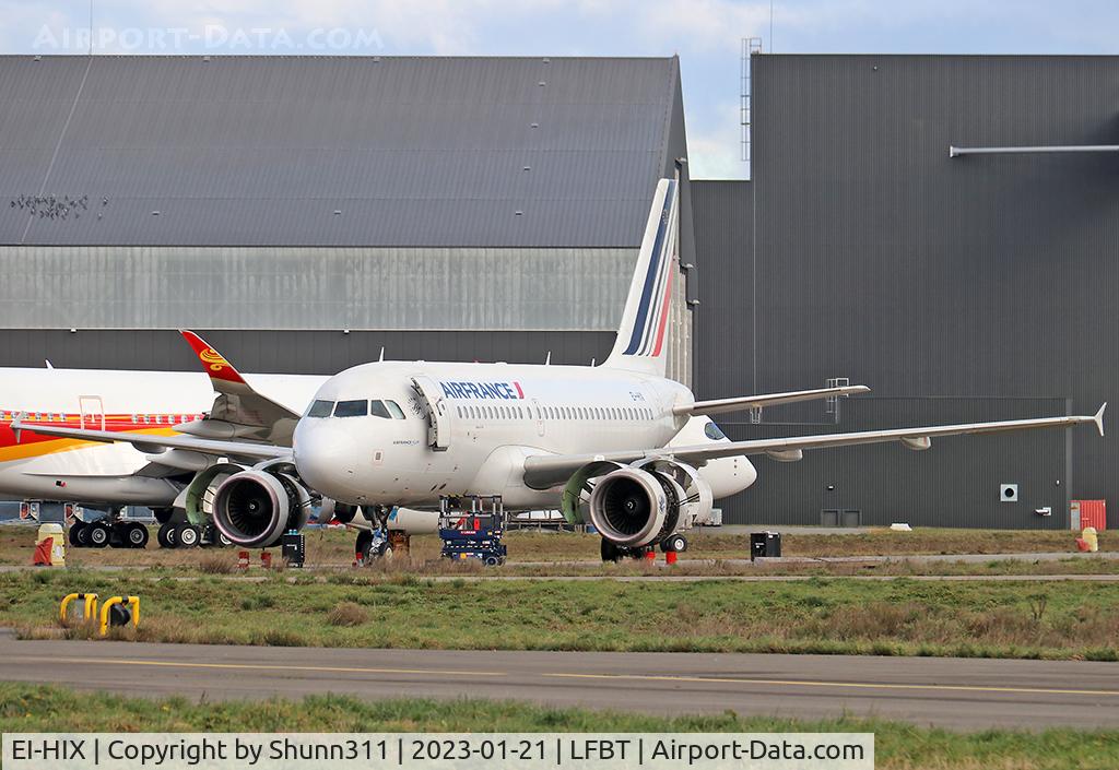 EI-HIX, 2001 Airbus A319-111 C/N 1640, Stored...