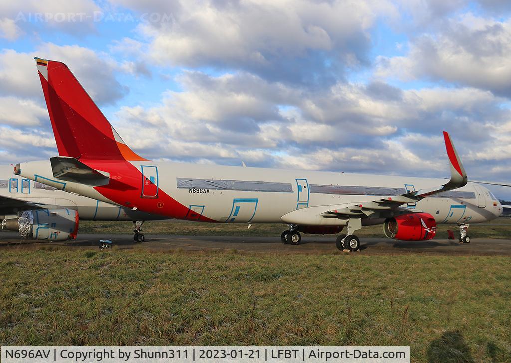 N696AV, 2014 Airbus A321-231 C/N 6138, Stored...