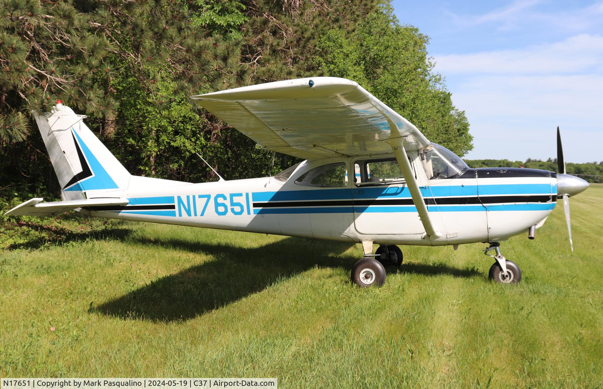 N17651, 1967 Cessna R172E C/N R172-0137, Cessna R172E