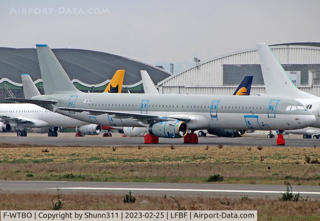 F-WTBO, 2010 Airbus A321-231 C/N 4406, Stored... basic Qatar Airways c/s...