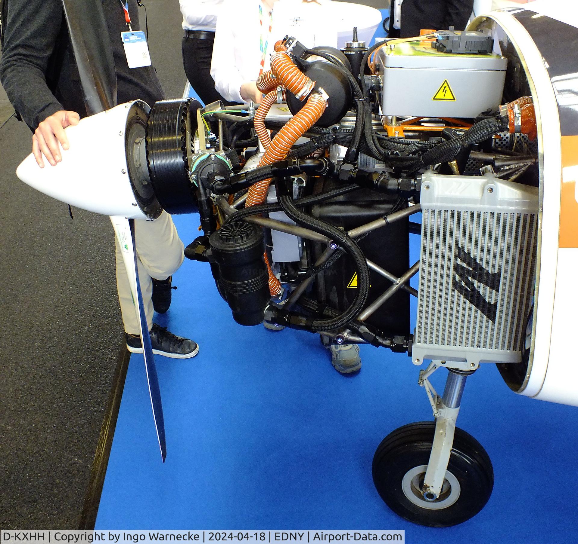 D-KXHH, Valentin / THWS Taifun 17 H2 C/N not found_D-KXHH, Valentin / THWS (Technical University of Applied Sciences Würzburg-Schweinfurt) Taifun 17 H2 with electric motor powered by fuel cell at the AERO 2024, Friedrichshafen