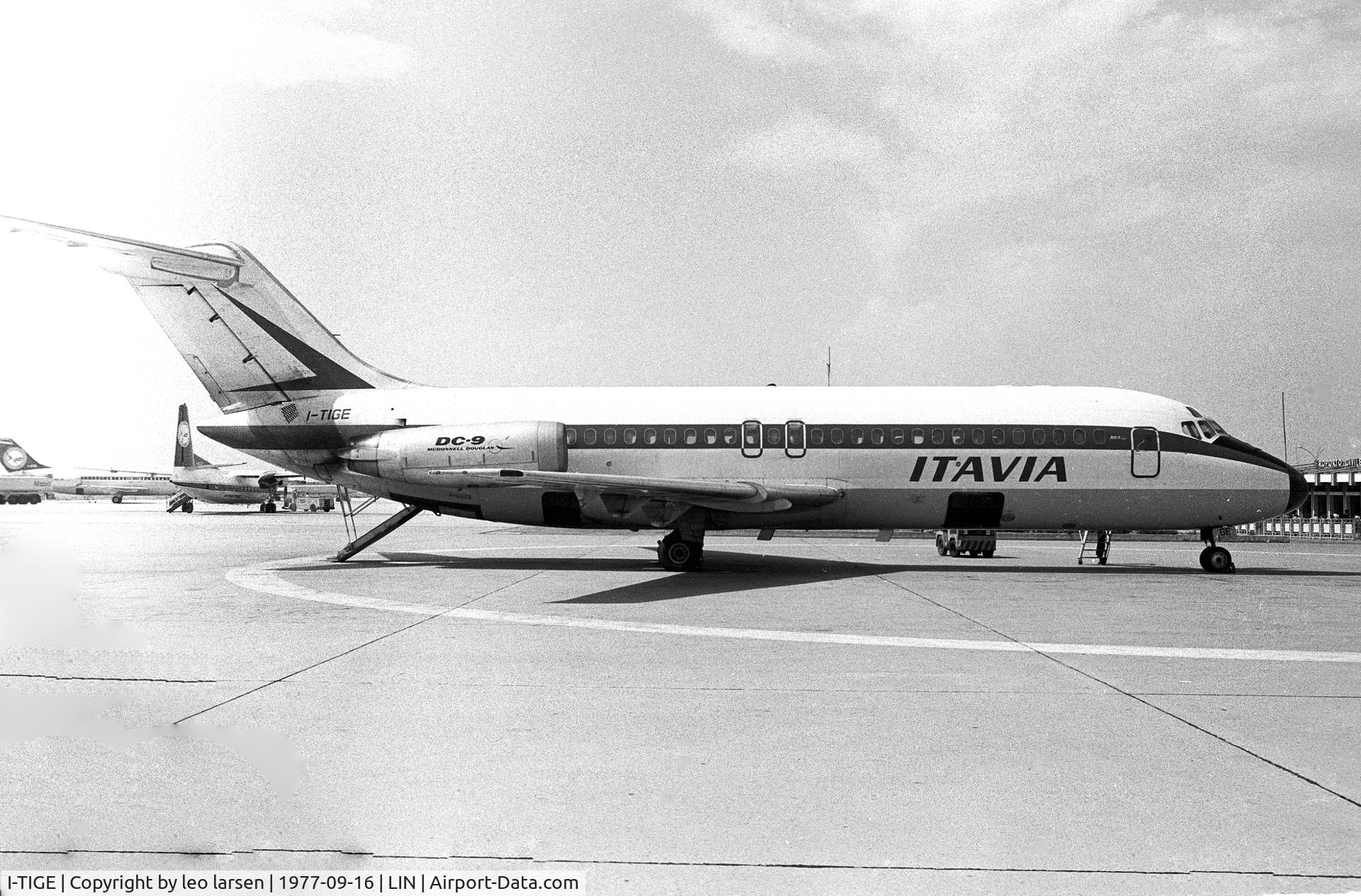 I-TIGE, 1966 Douglas DC-9-15 C/N 45717, Linarte 16.9.1977