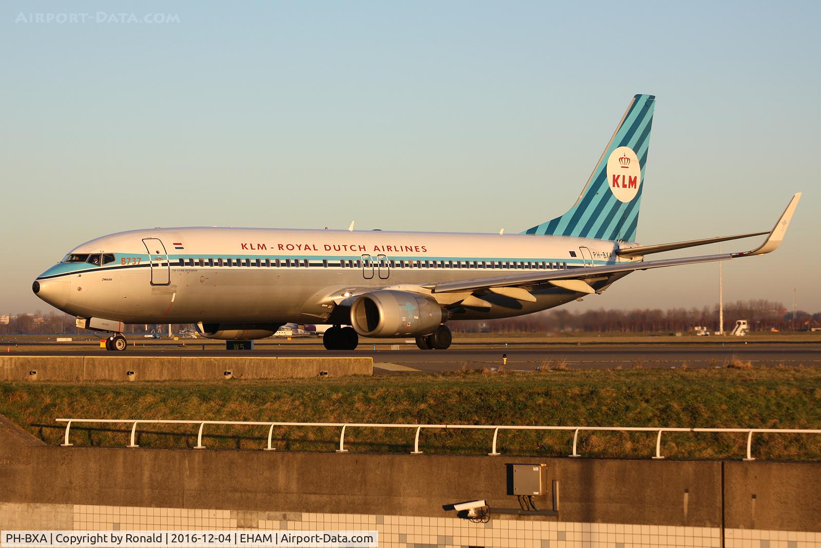 PH-BXA, 1998 Boeing 737-8K2 C/N 29131, at spl