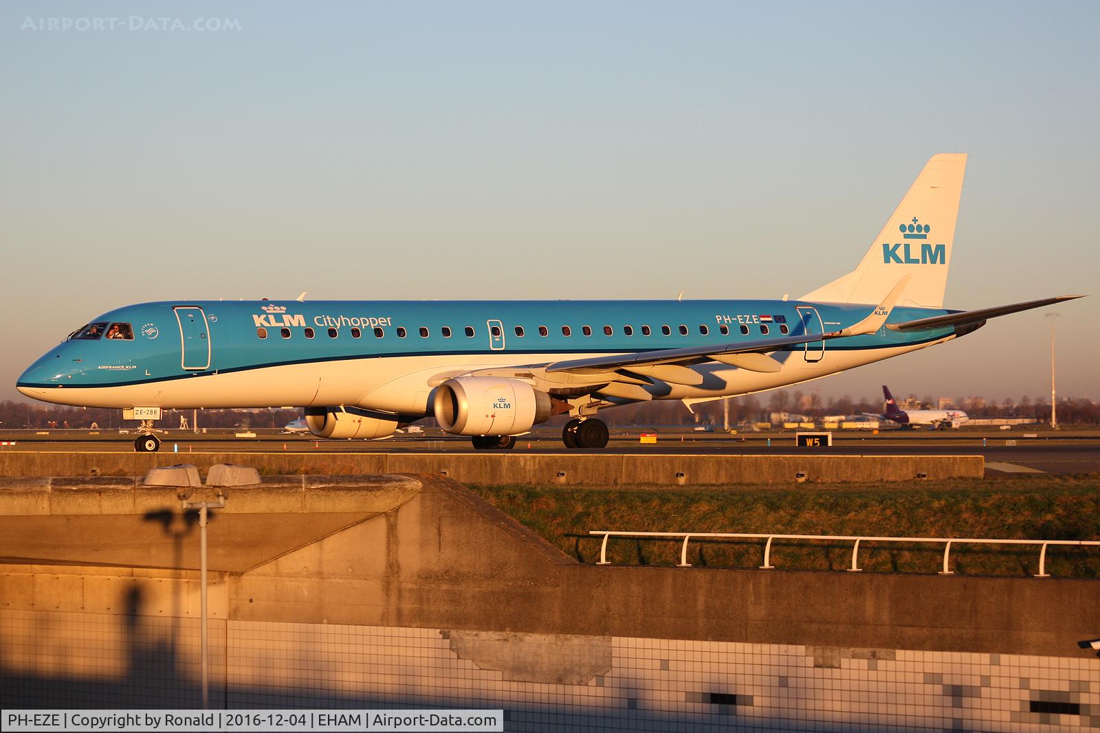 PH-EZE, 2009 Embraer 190LR (ERJ-190-100LR) C/N 19000288, at spl