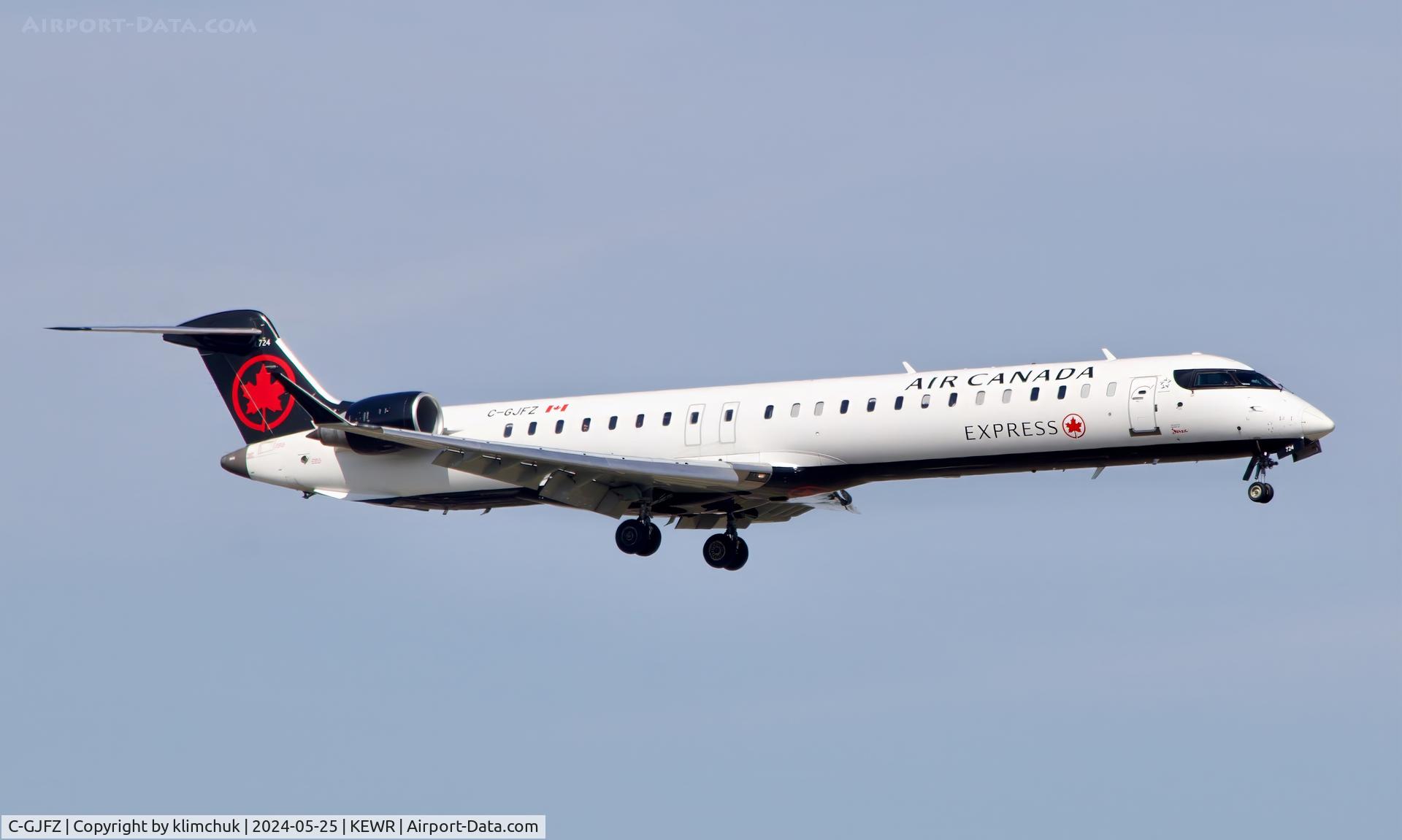 C-GJFZ, 2020 Bombardier CRJ-900LR (CL-600-2D24) C/N 15488, Final approach to RWY 04R