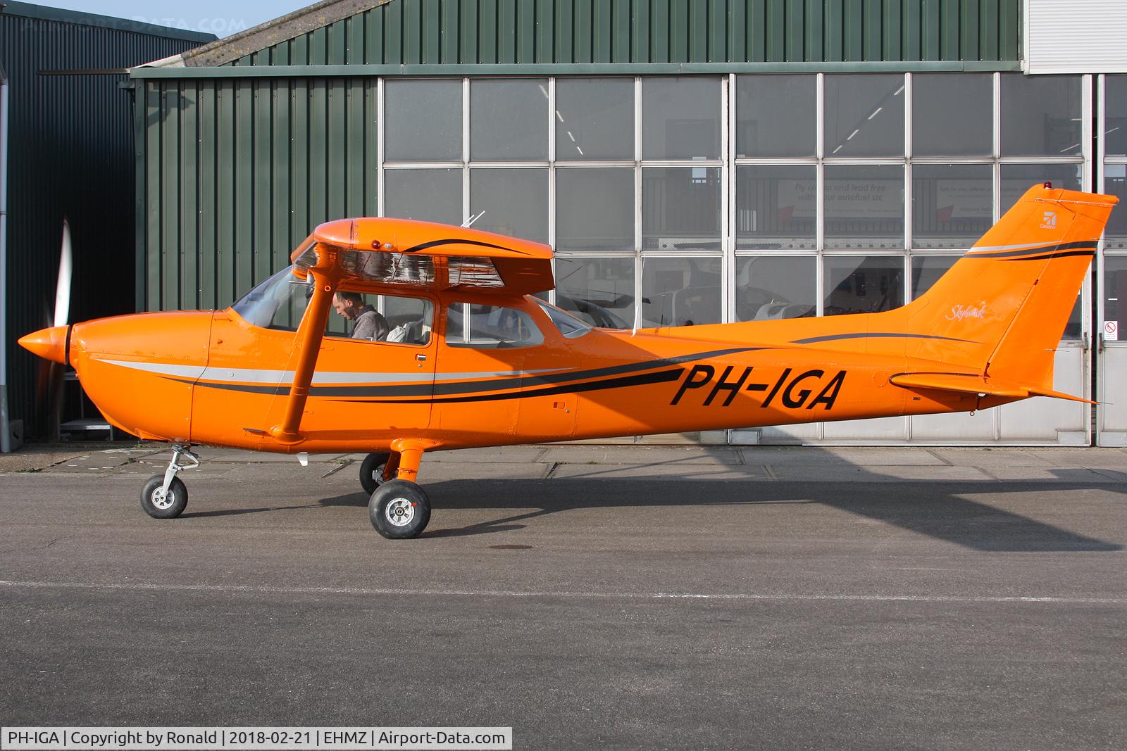 PH-IGA, Reims F172N Skyhawk C/N F17201647, at ehmz