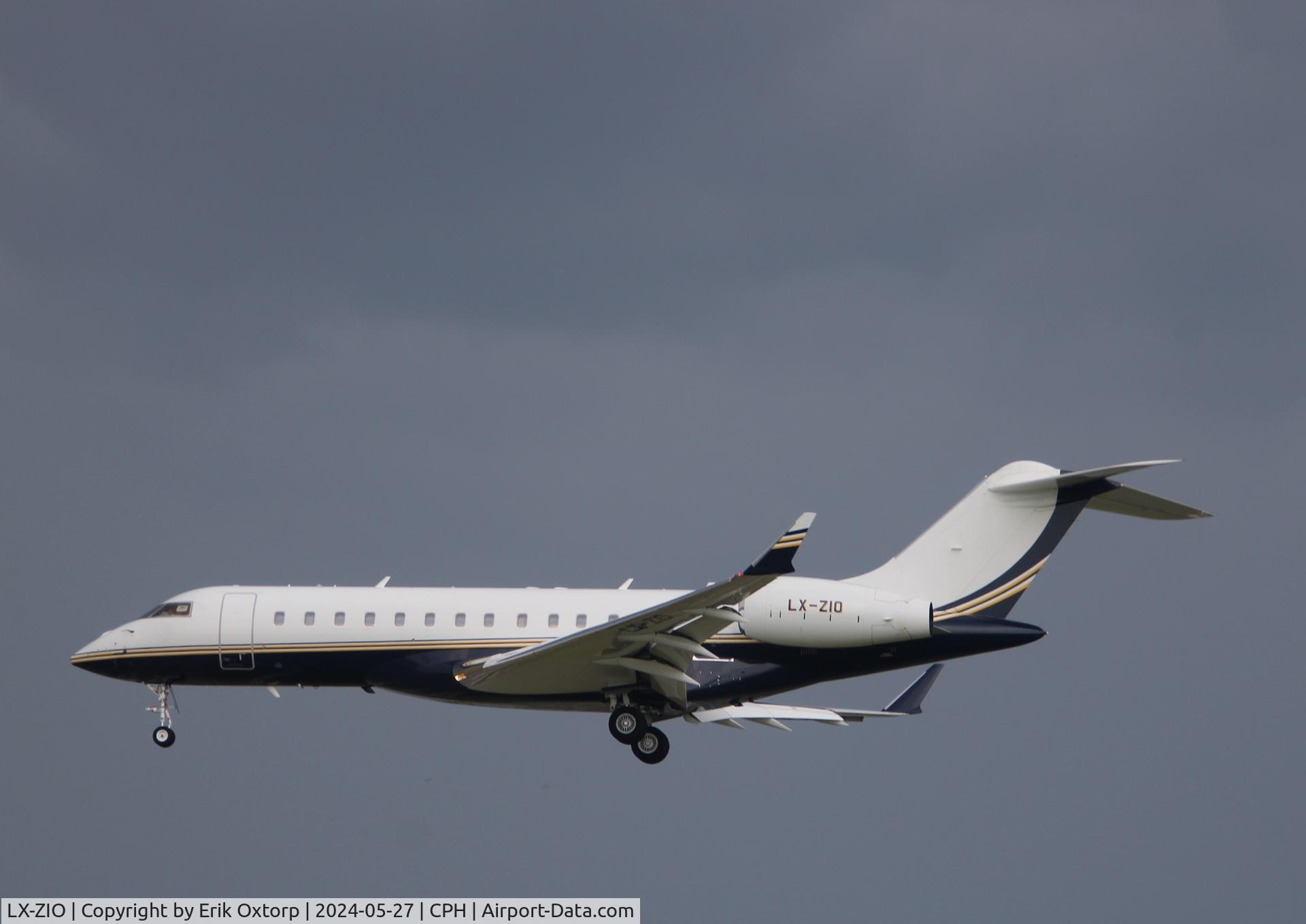 LX-ZIO, 2009 Bombardier BD-700-1A10 Global Express C/N 9369, LX-ZIO landing rw 22L