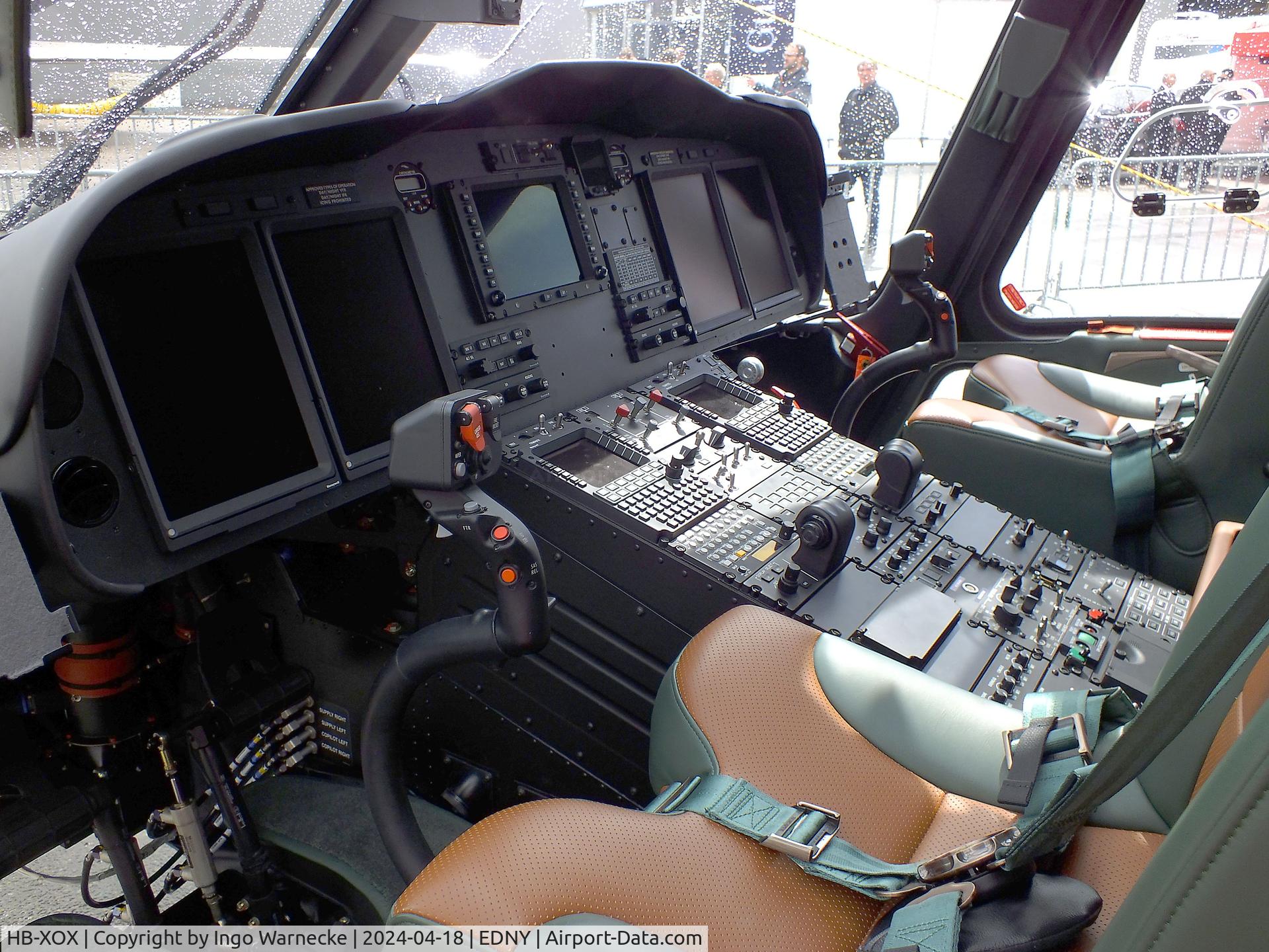 HB-XOX, 2024 Leonardo AW-139 C/N 32027, AgustaWestland (Leonardo) AW139 at the AERO 2024, Friedrichshafen #c