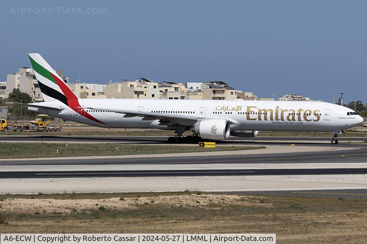 A6-ECW, 2009 Boeing 777-31H/ER C/N 38981, Delta