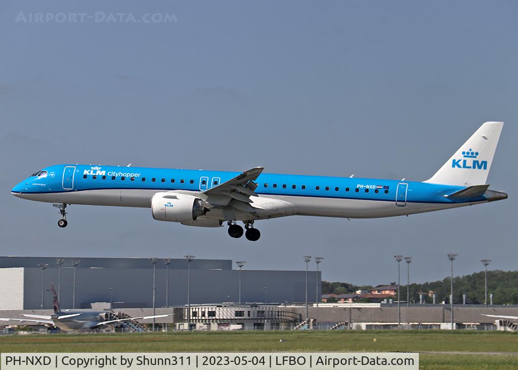 PH-NXD, 2021 Embraer E195-E2 (ERJ-190-400STD) C/N 19020054, Landing rwy 14L