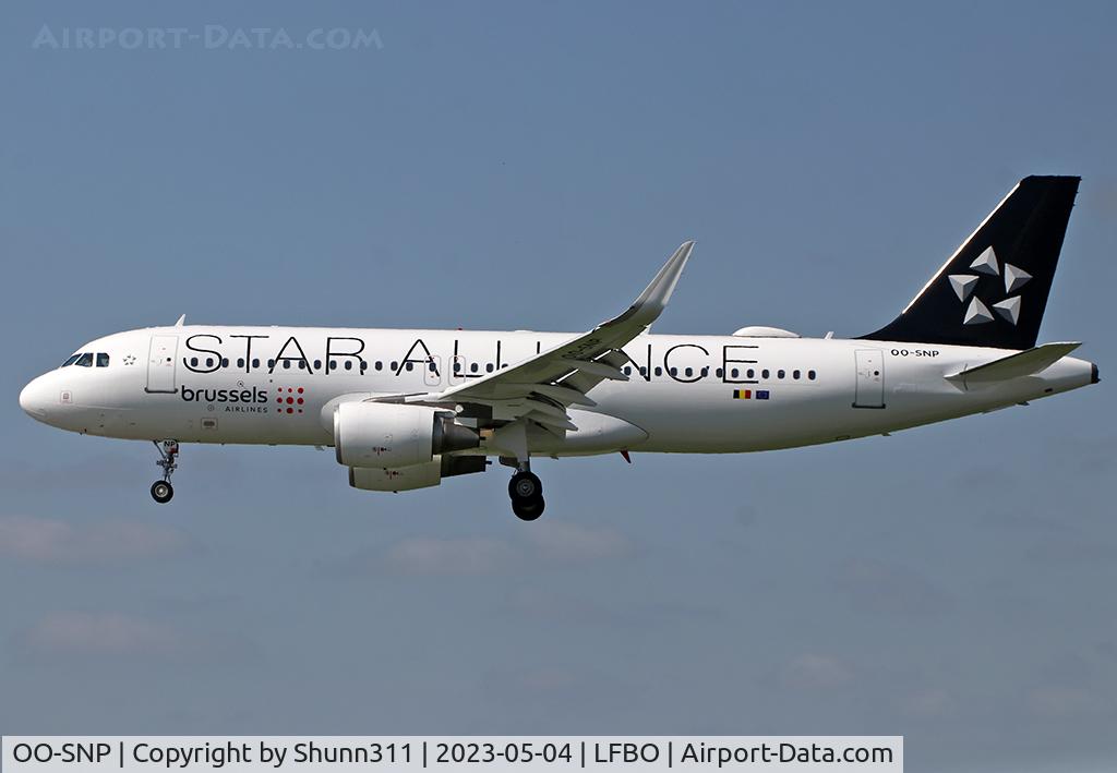 OO-SNP, 2013 Airbus A320-214 C/N 5635, Landing rwy 14L in Star Alliance c/s