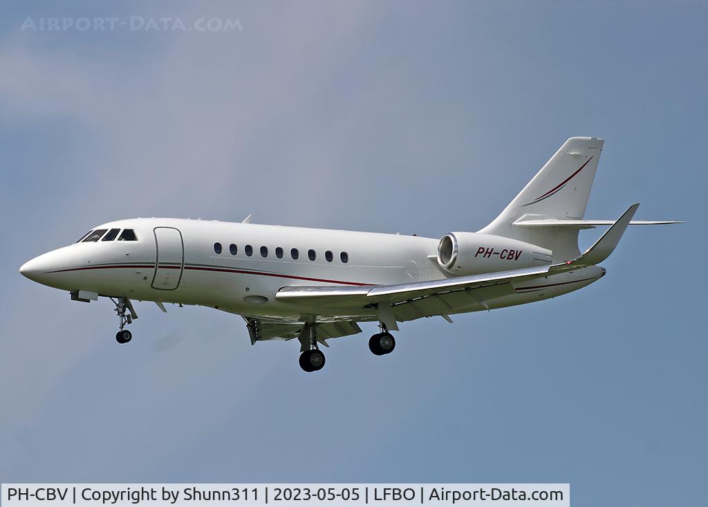 PH-CBV, 2021 Dassault Aviation Falcon 2000LX C/N 384, Landing rwy 14R