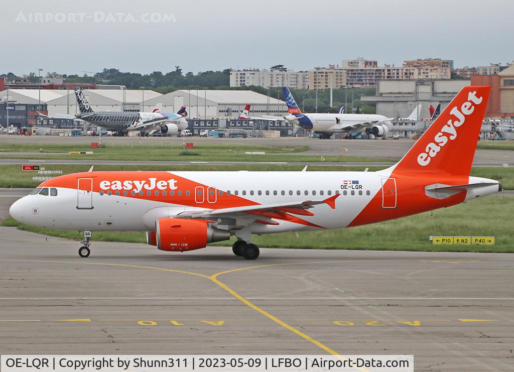 OE-LQR, 2009 Airbus A319-111 C/N 3854, Taxiing holding point rwy 32R for departure...