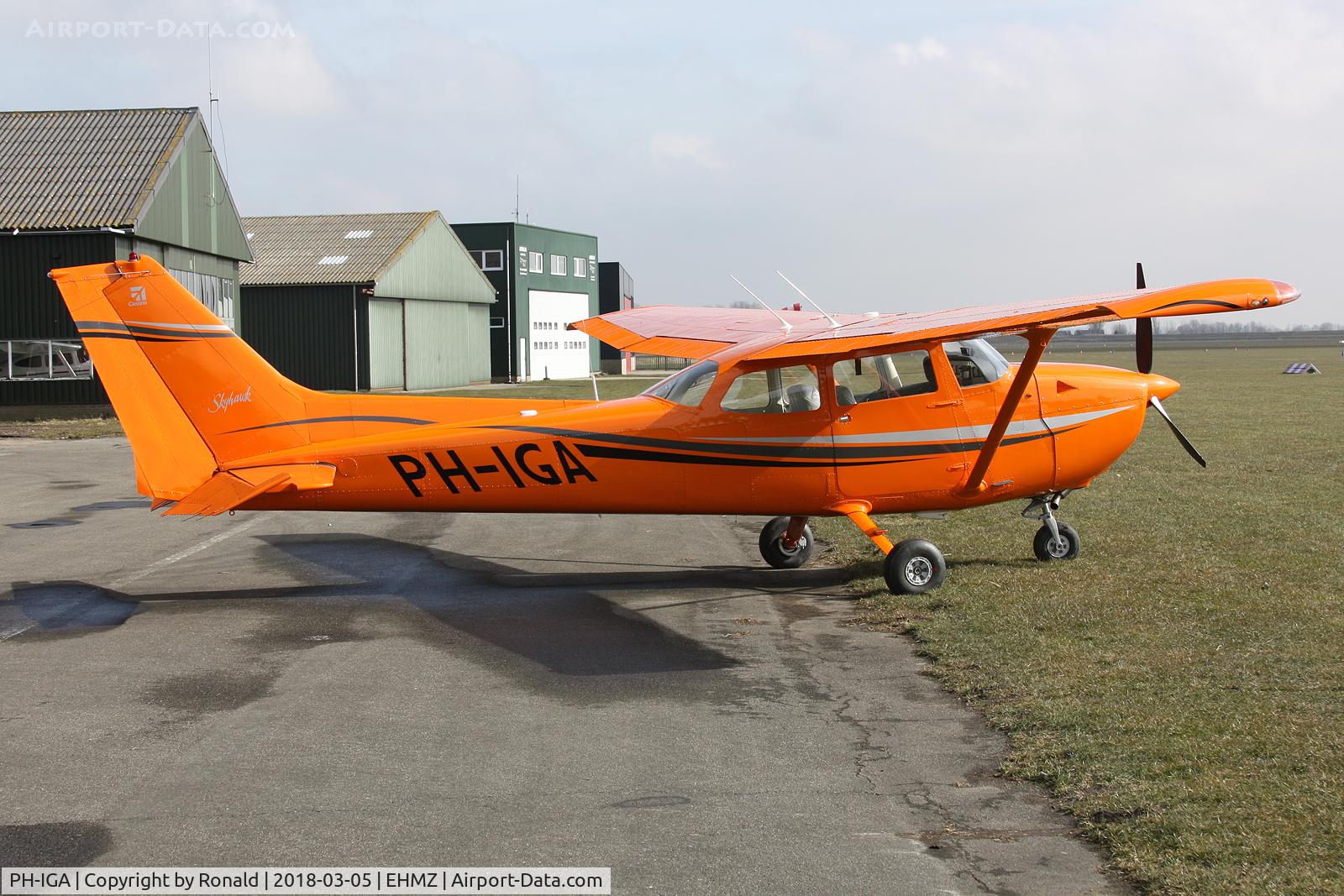 PH-IGA, Reims F172N Skyhawk C/N F17201647, at ehmz