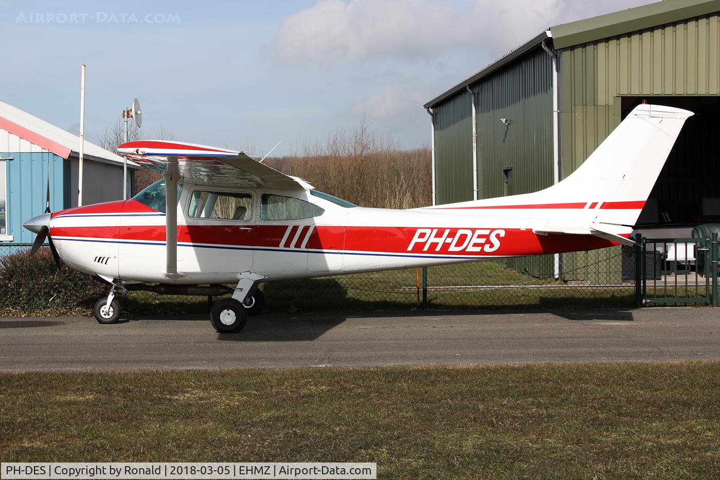 PH-DES, 1975 Reims F182P II Skylane C/N F18263920/0016, at ehmz