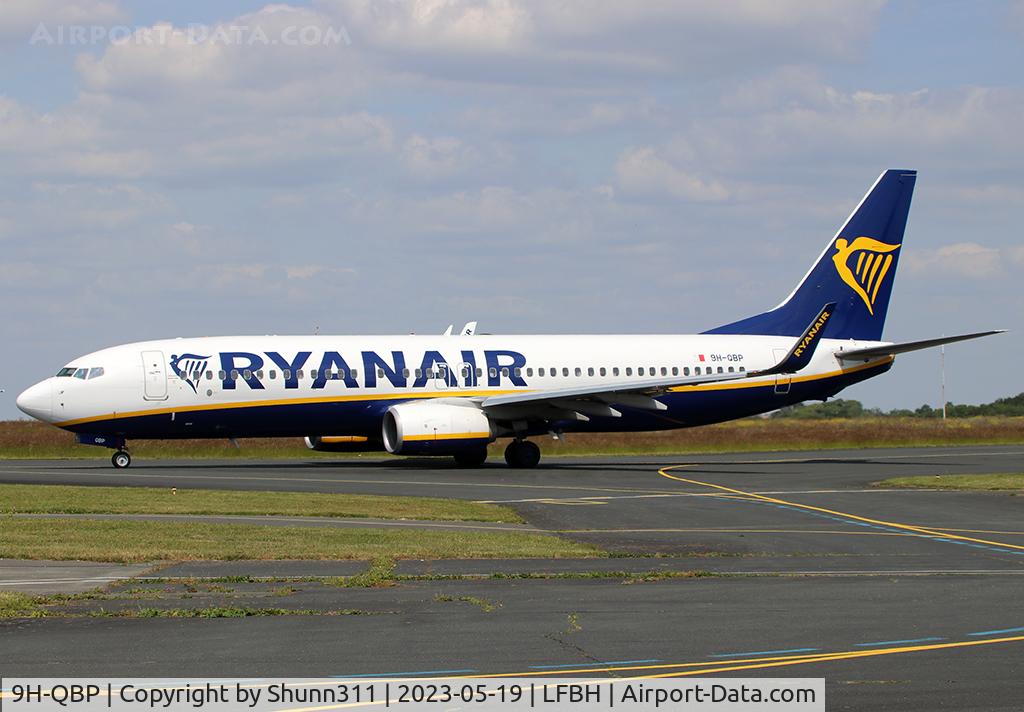 9H-QBP, 2016 Boeing 737-8AS C/N 44715, Taxiing for departure...