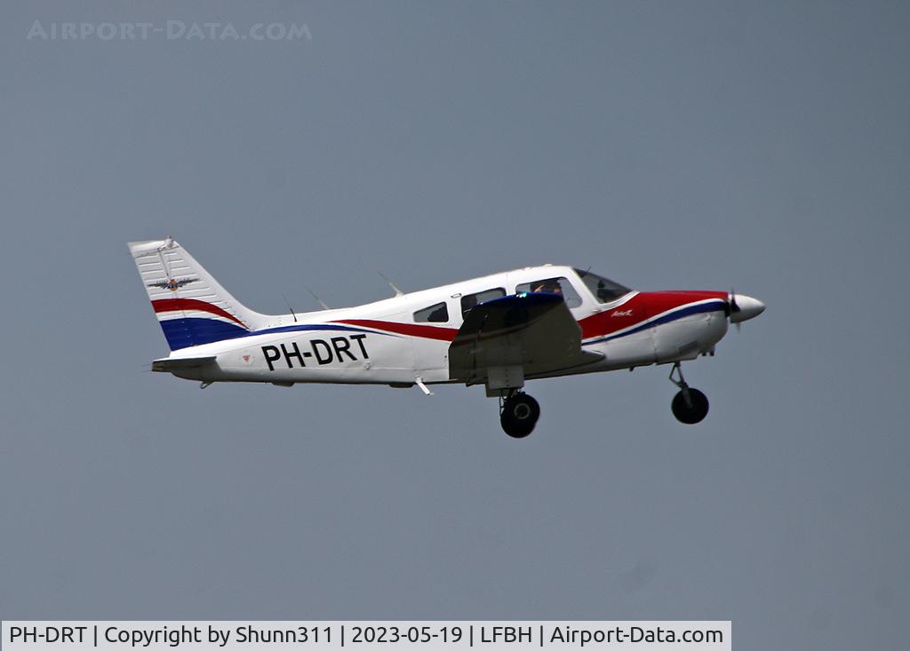 PH-DRT, 1984 Piper PA-28-181 Archer II C/N 28-8490055, Taking off from rwy 09...
