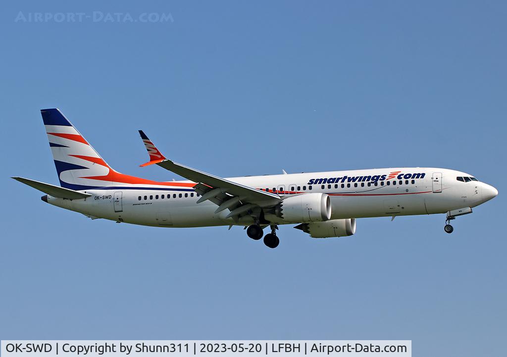 OK-SWD, 2018 Boeing 737-8 MAX C/N 43557, Landing rwy 09...