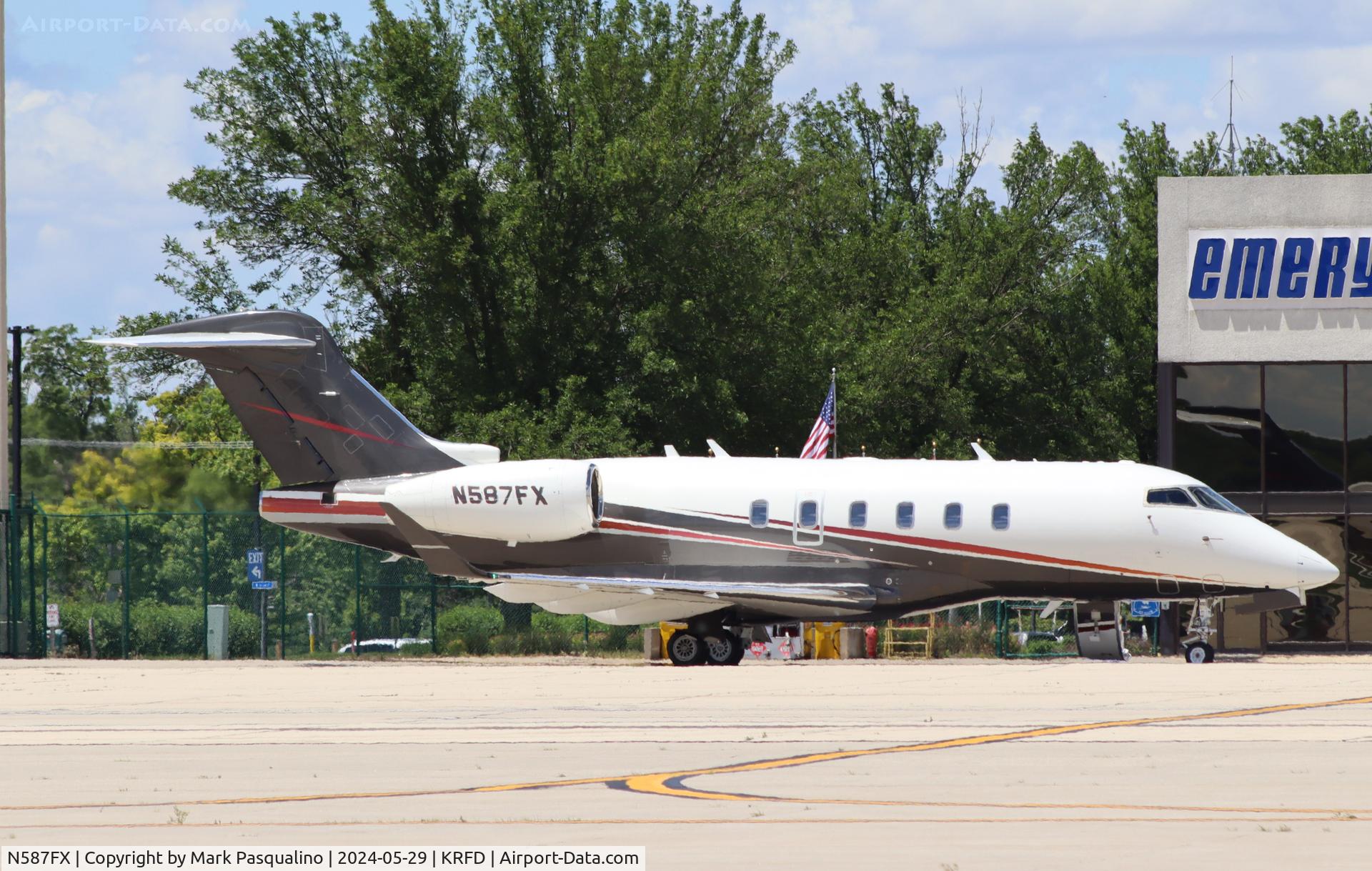 N587FX, 2017 Bombardier Challenger 350 (BD-100-1A10) C/N 20712, Challenger 350