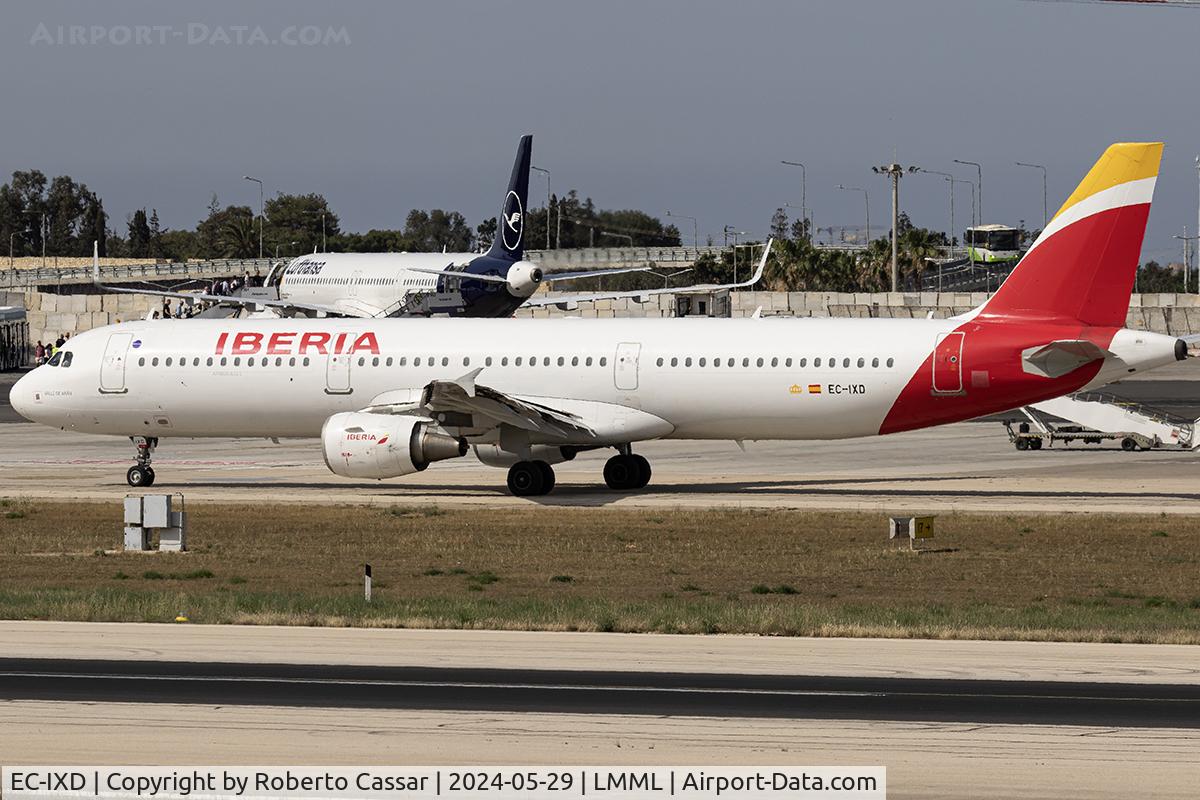 EC-IXD, 2004 Airbus A321-211 C/N 2220, Pakr 9