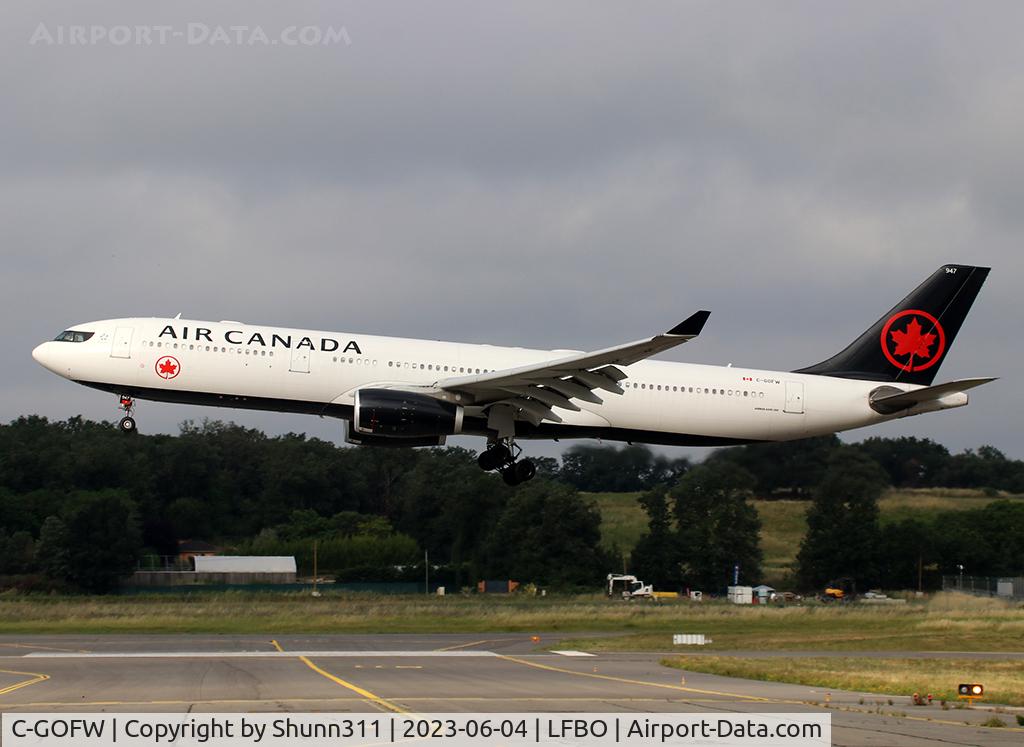C-GOFW, 2013 Airbus A330-343X C/N 1485, Landing rwy 14L in new c/s
