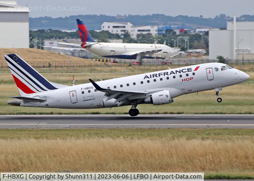 F-HBXG, 2009 Embraer 170ST (ERJ-170-100ST) C/N 17000301, Landing rwy 14R in France c/s by Hop titles