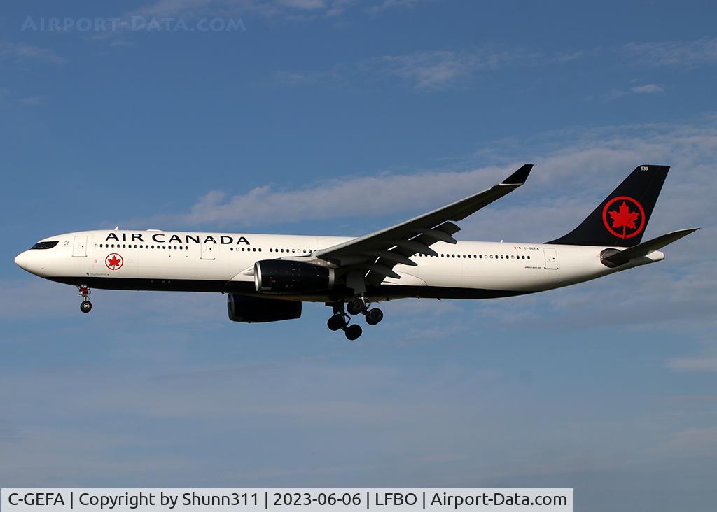 C-GEFA, 2009 Airbus A330-343 C/N 997, Landing rwy 14R in new c/s