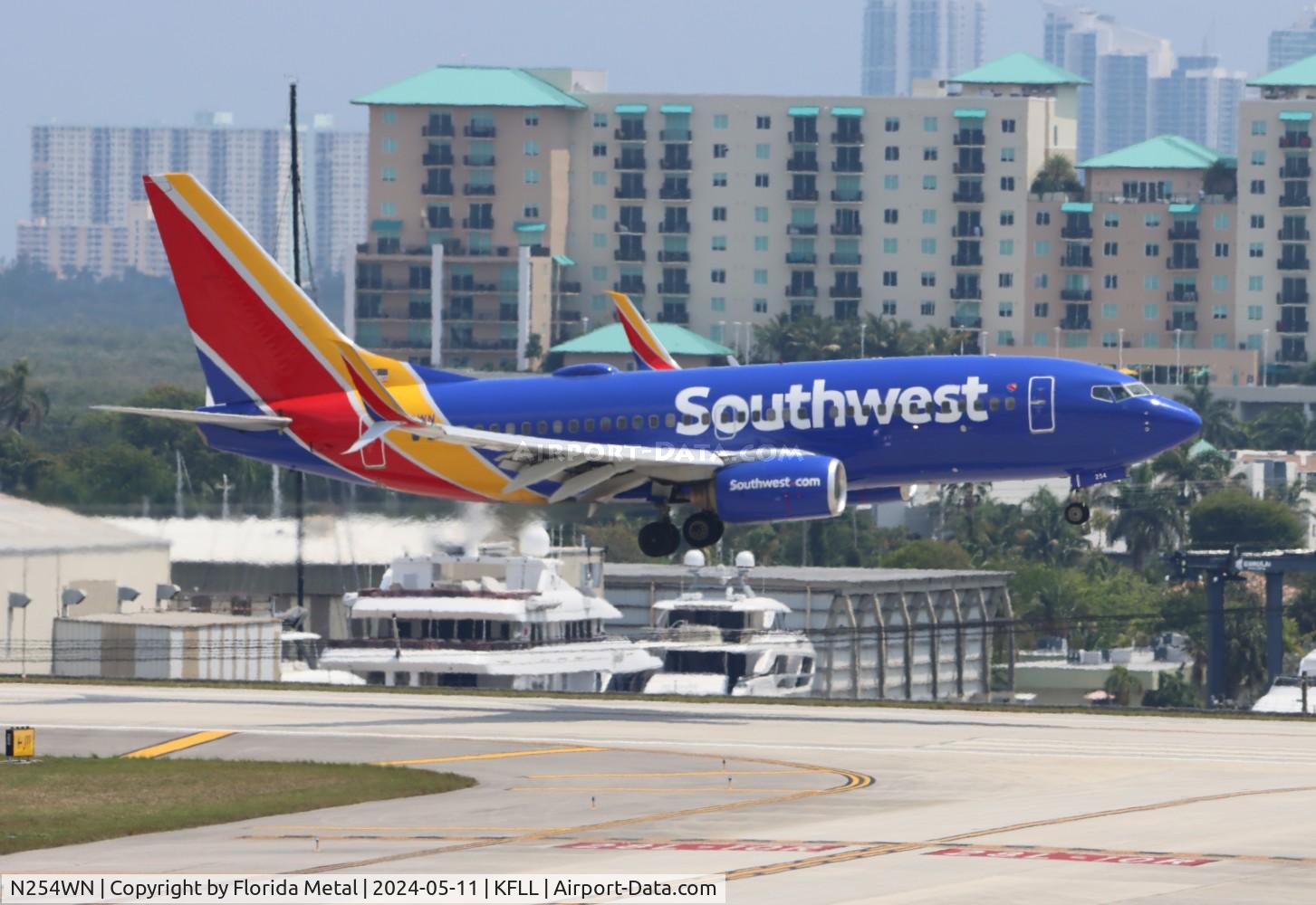 N254WN, 2006 Boeing 737-7H4 C/N 32512, SWA 737 zx BWI-FLL