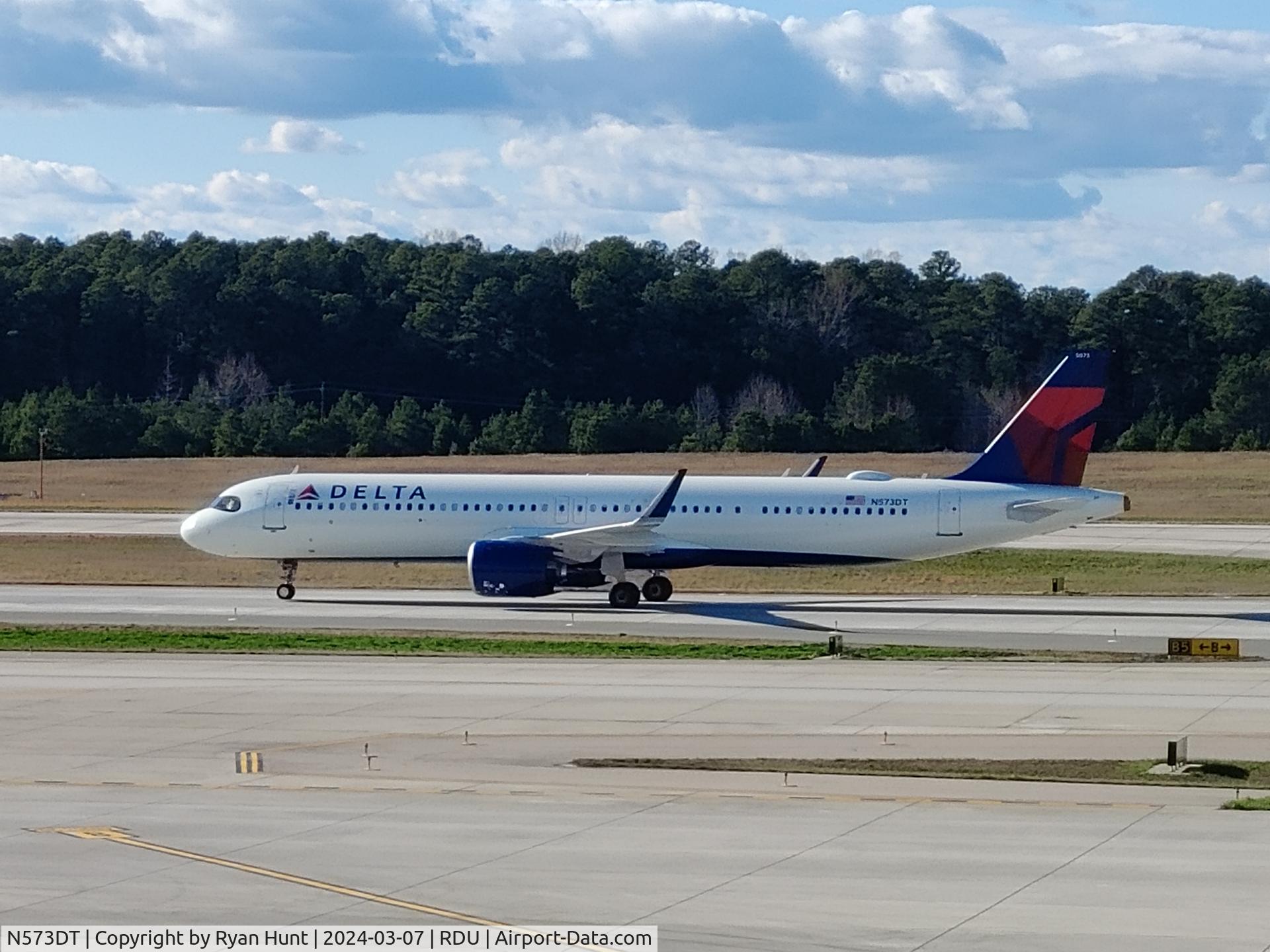 N573DT, 2024 Airbus A321-271NX C/N 11787, Brand new neo at RDU!