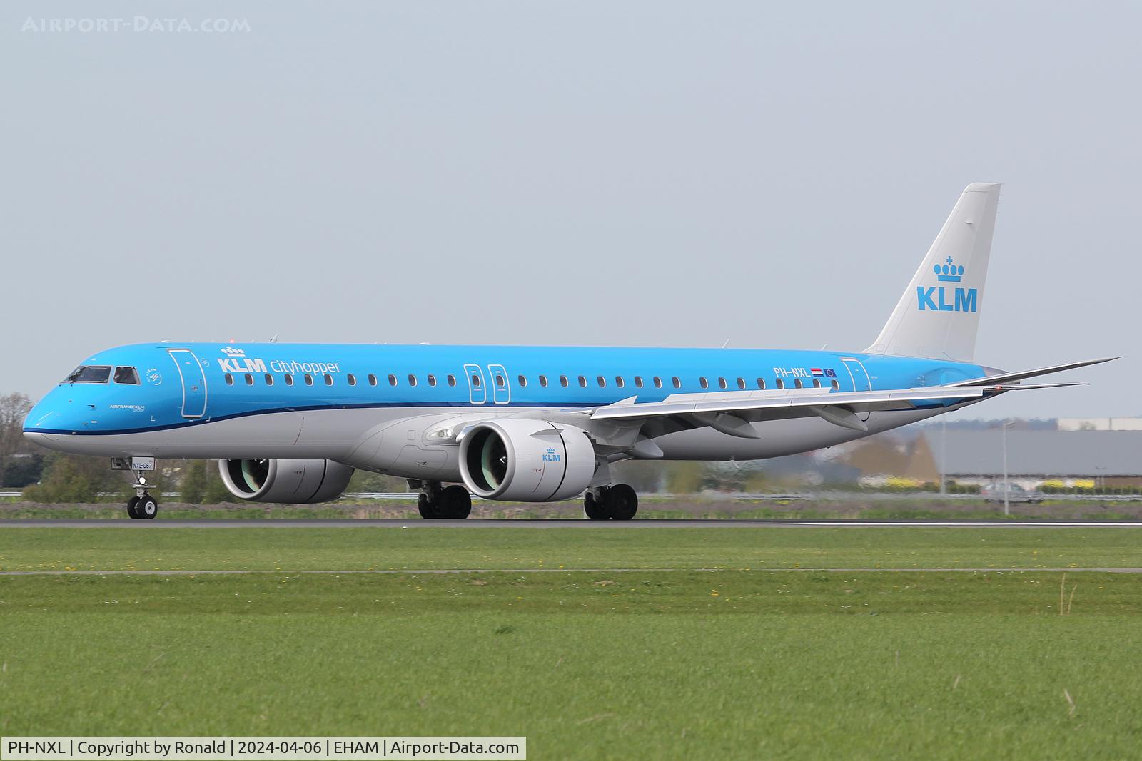 PH-NXL, 2022 Embraer E195-E2 C/N 19020067, at spl