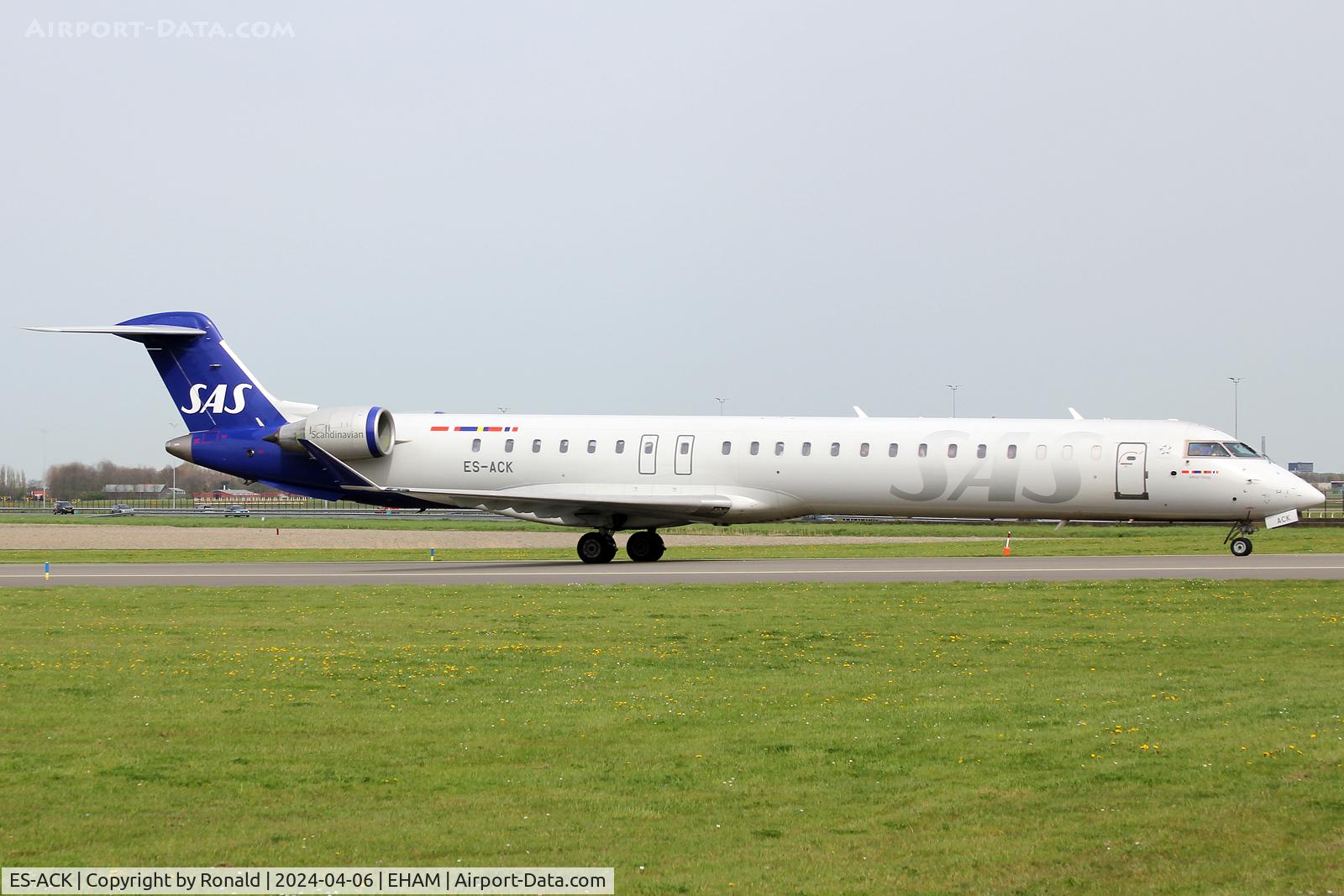 ES-ACK, 2009 Bombardier CRJ-900 (CL-600-2D24) C/N 15211, at spl