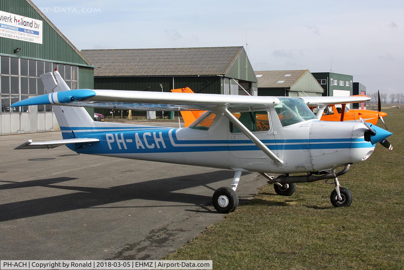 PH-ACH, Reims F152 C/N 1838, at ehmz