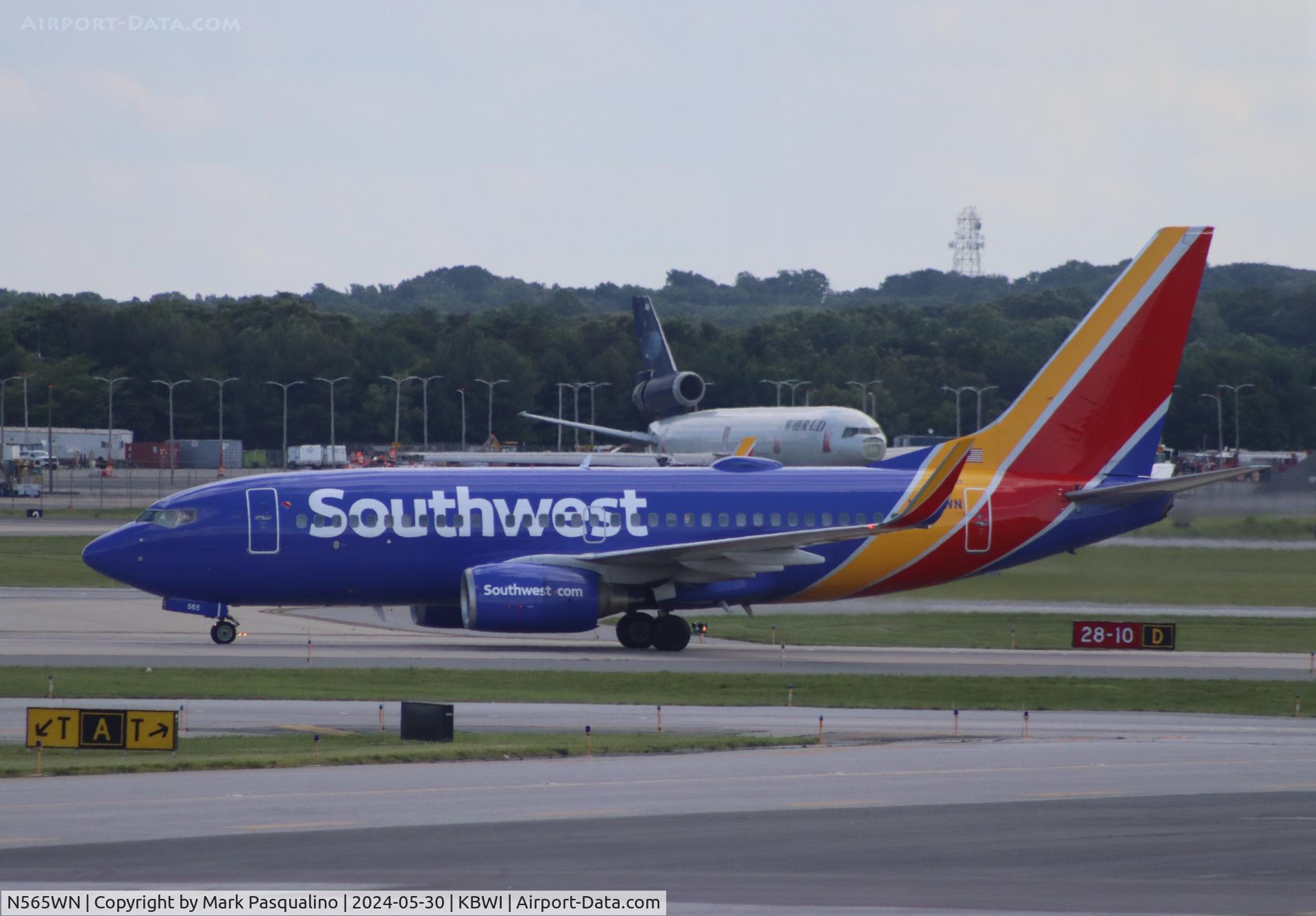 N565WN, 2002 Boeing 737-76Q C/N 30282, Boeing 737-76Q